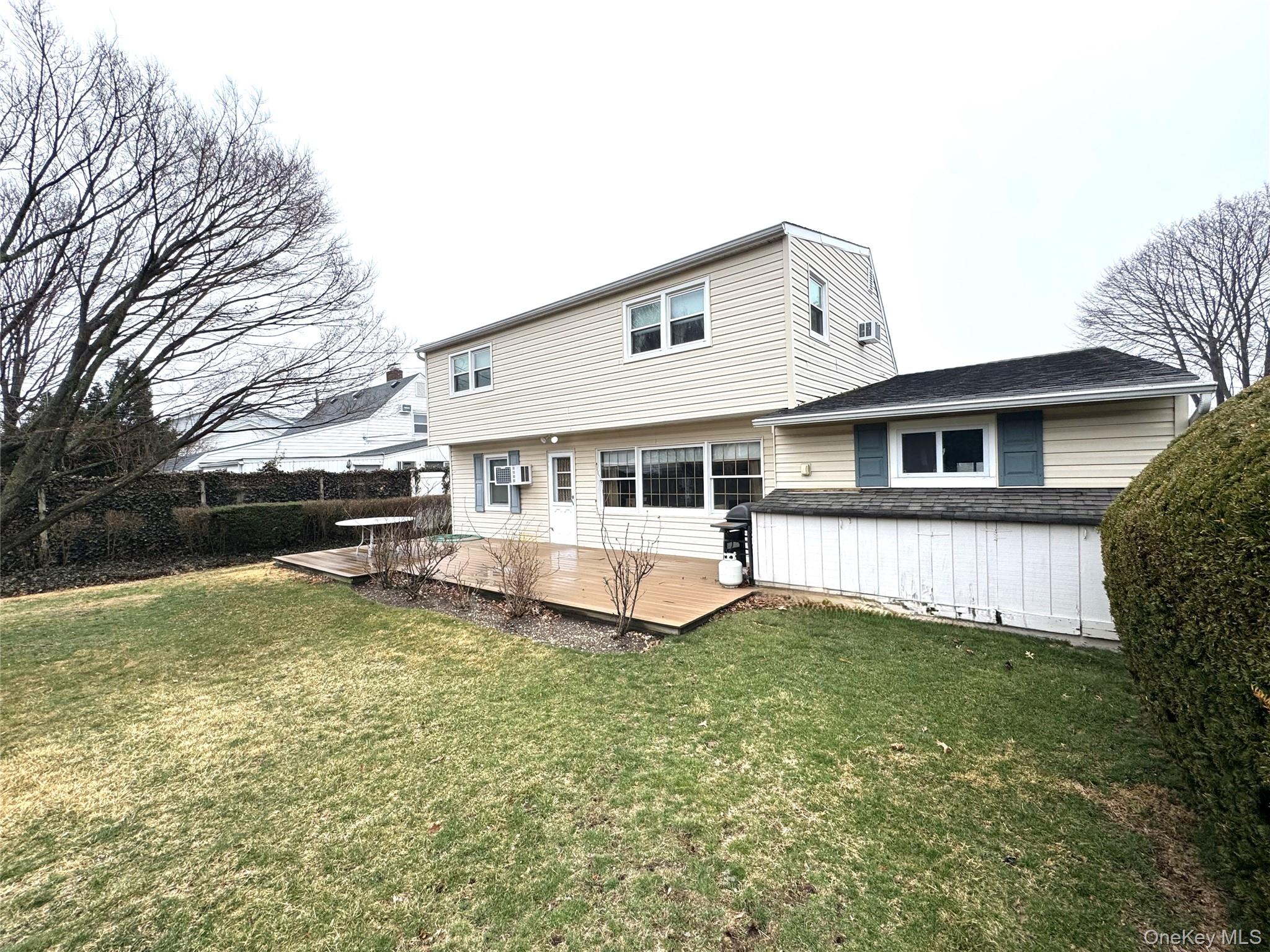 #2 photo, 7 Woodpecker Lane, Levittown , NY 11756