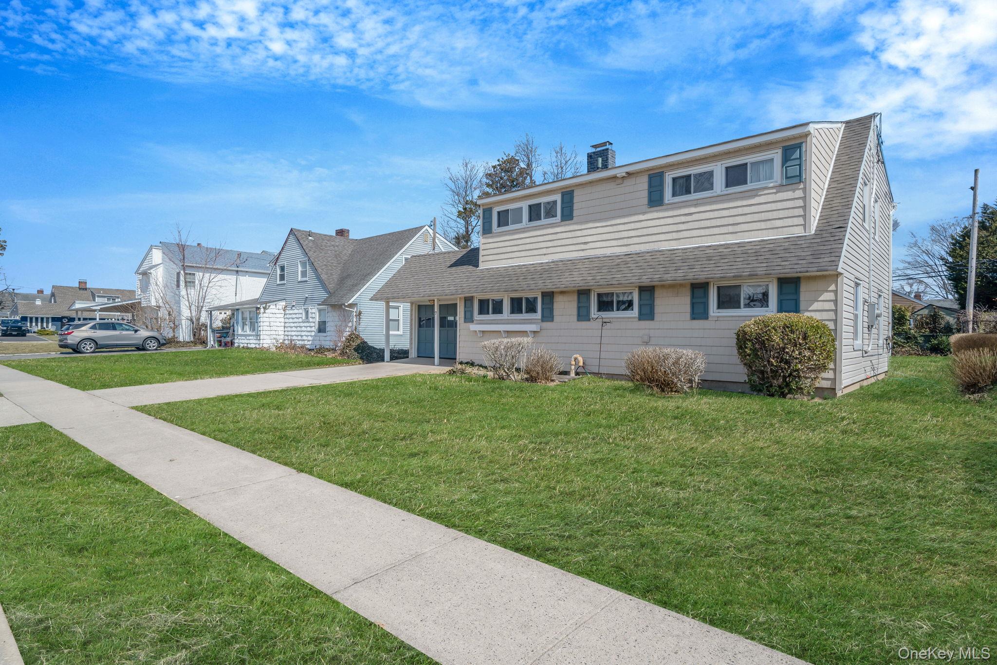 #3 photo, 7 Woodpecker Lane, Levittown , NY 11756