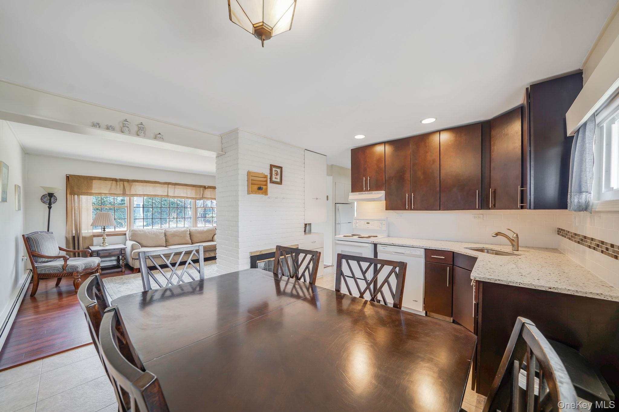 #5 photo, 7 Woodpecker Lane, Levittown , NY 11756