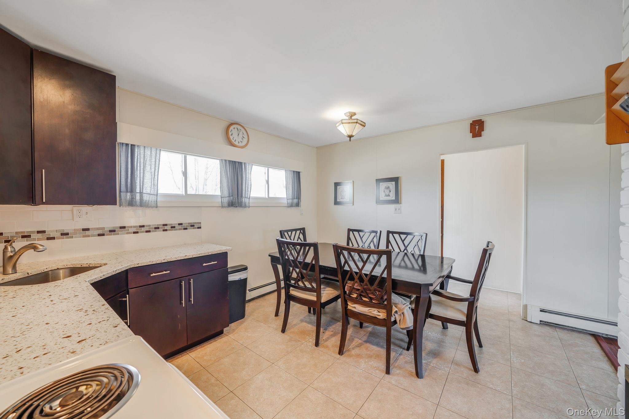 #6 photo, 7 Woodpecker Lane, Levittown , NY 11756