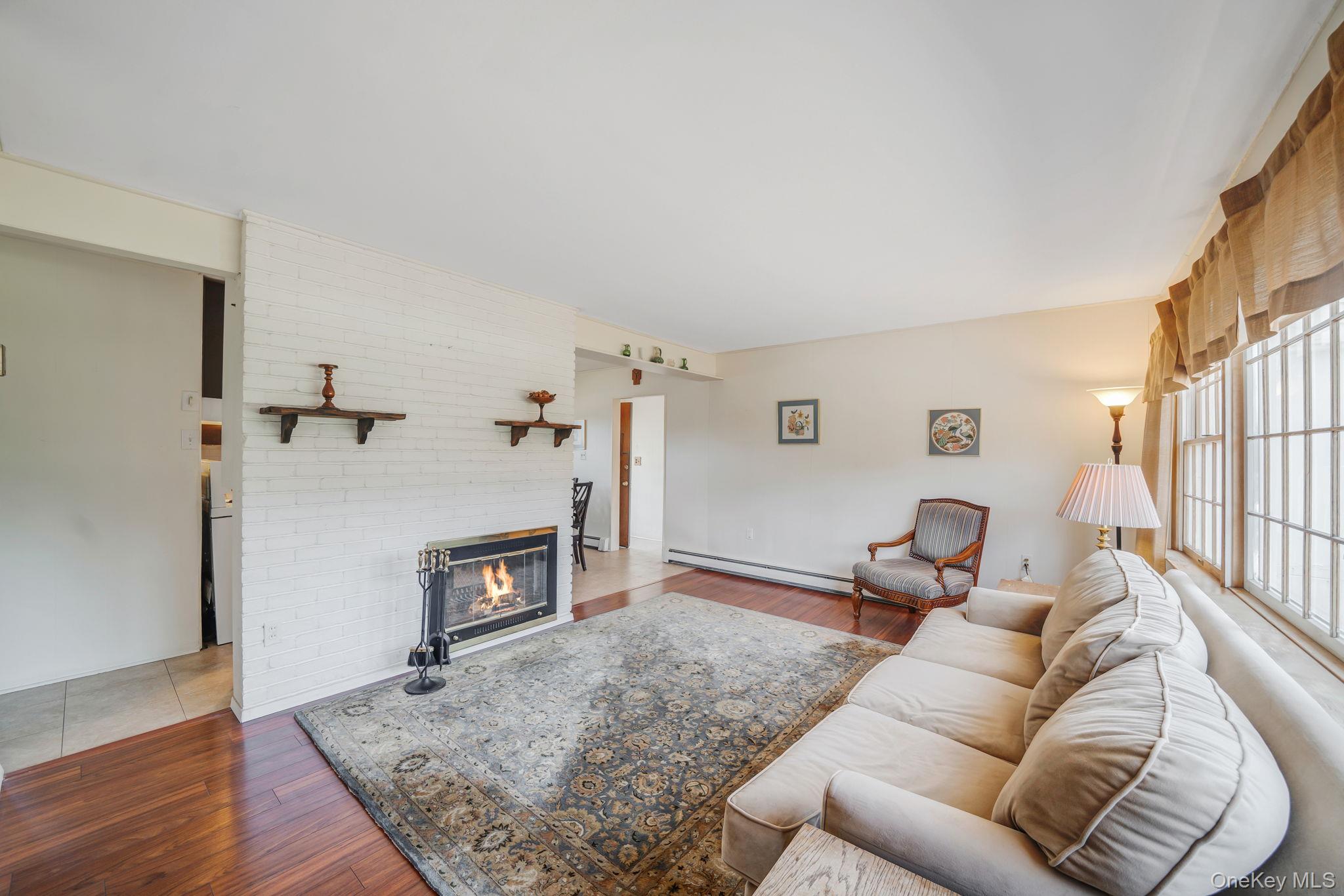 #7 photo, 7 Woodpecker Lane, Levittown , NY 11756