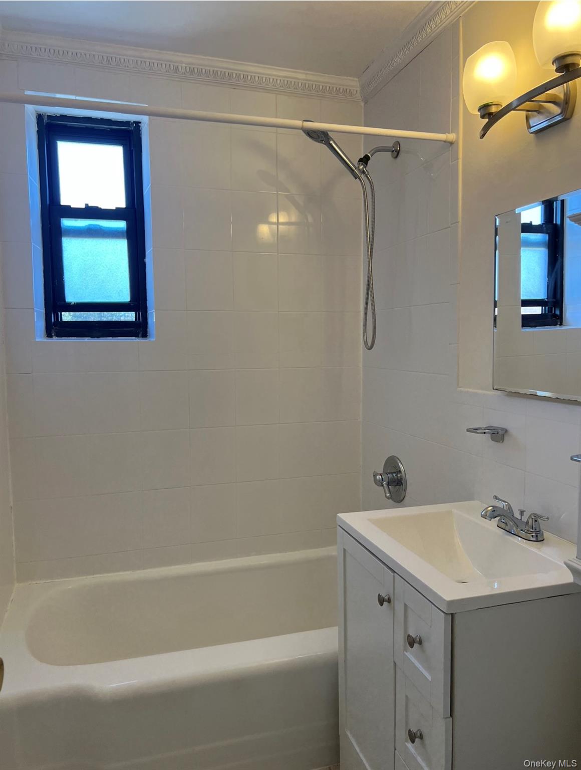 #6 photo, 1 Maple Drive, Great Neck , NY 11021