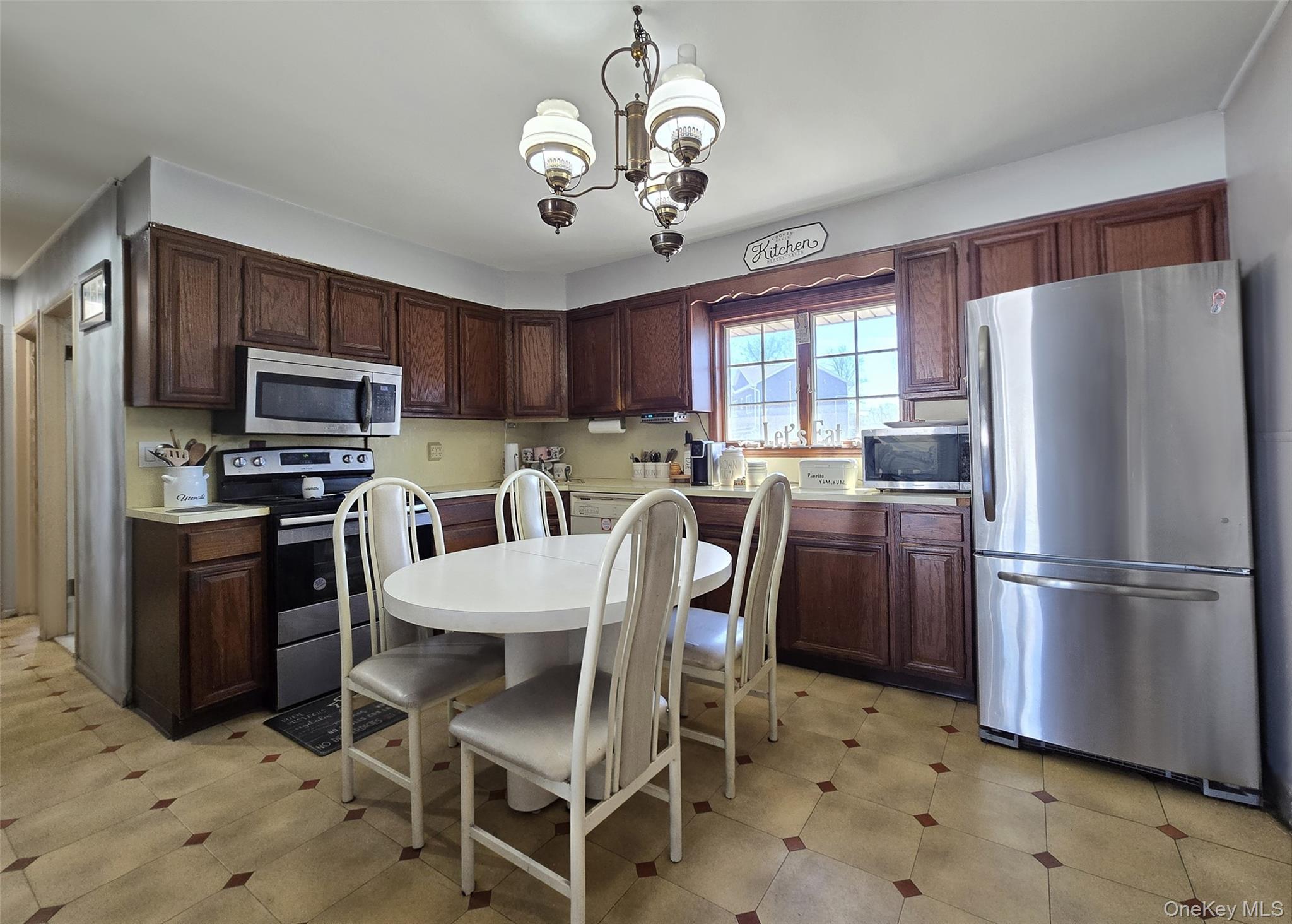 #2 photo, 5 South Lane, Levittown , NY 11756