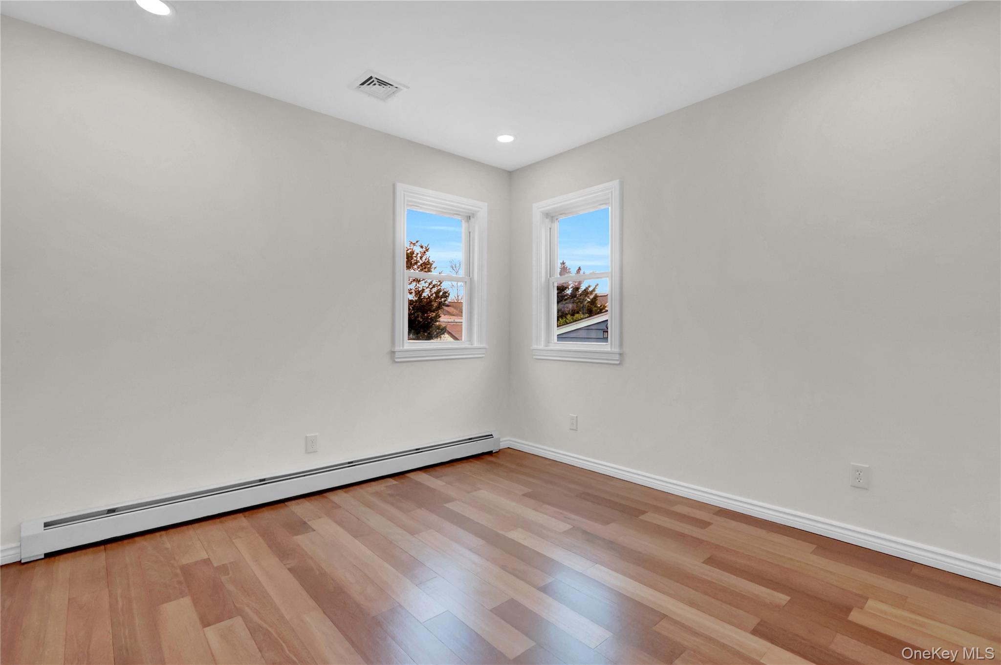 #13 photo, 1010 California Place, Island Park , NY 11558