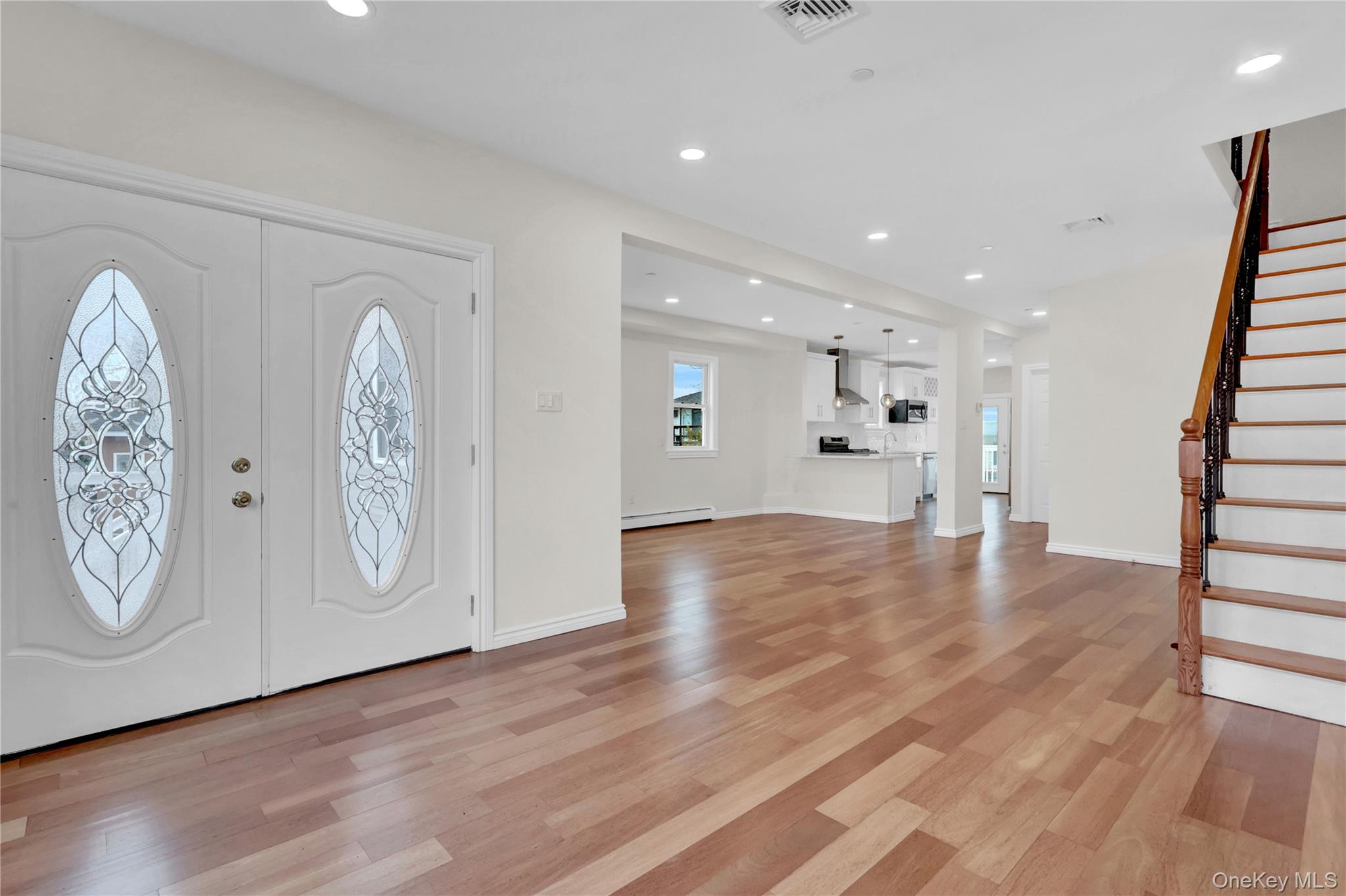 #4 photo, 1010 California Place, Island Park , NY 11558