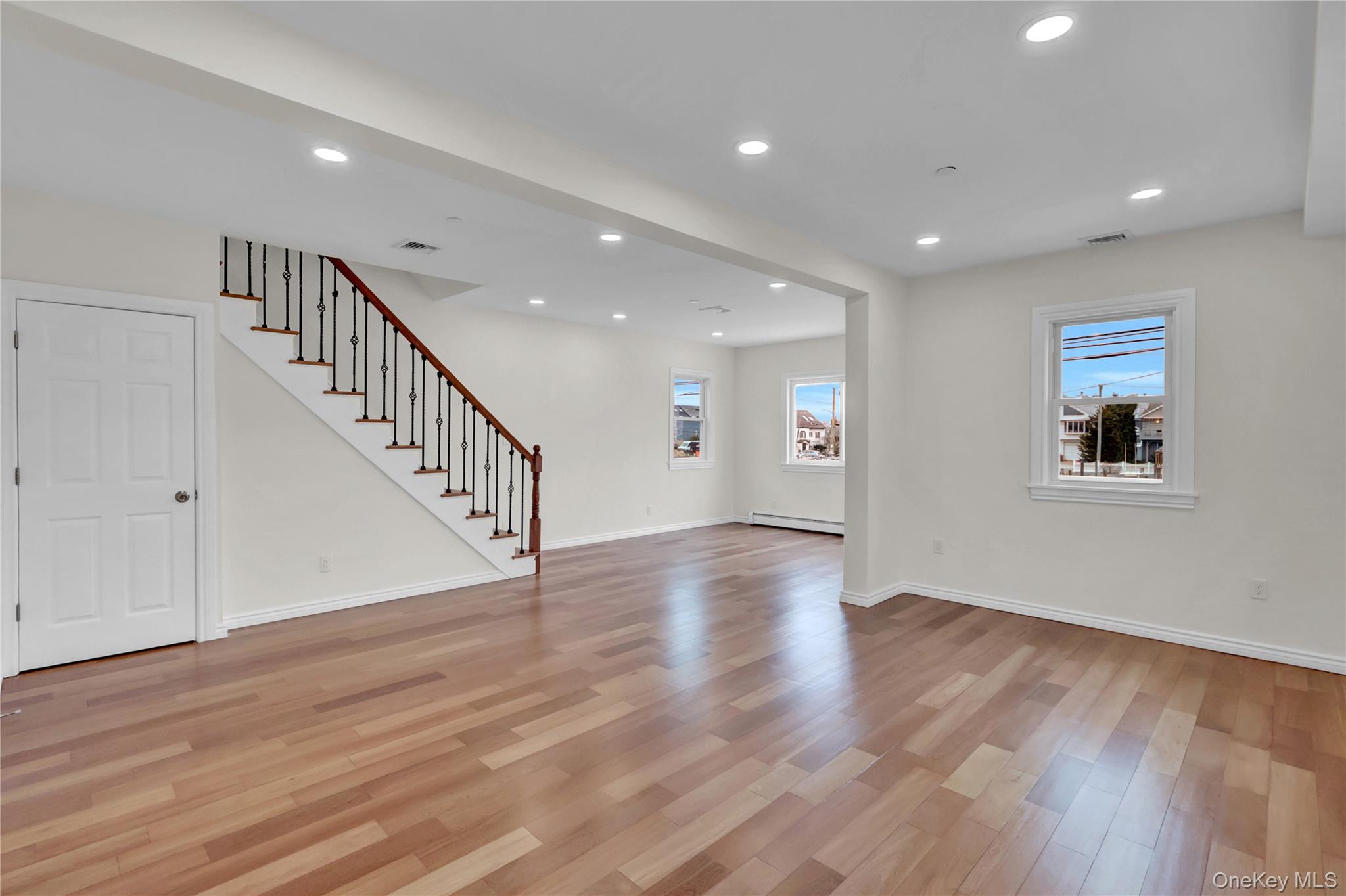 #6 photo, 1010 California Place, Island Park , NY 11558