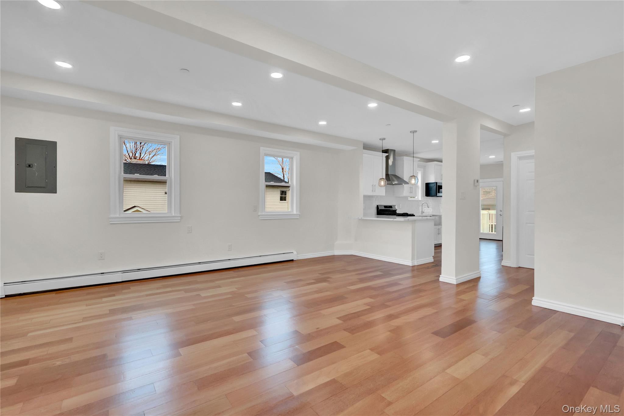 #7 photo, 1010 California Place, Island Park , NY 11558