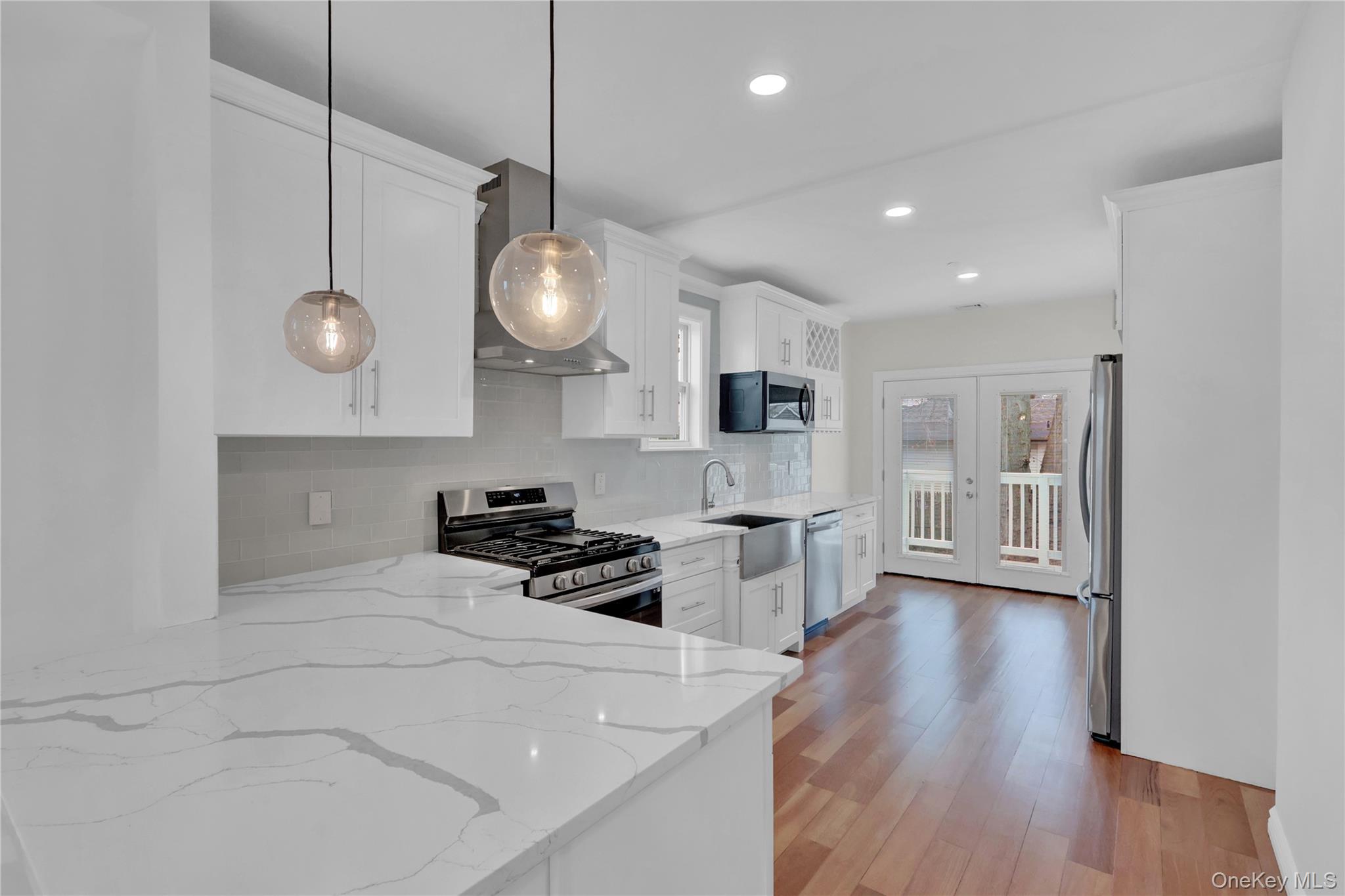 #9 photo, 1010 California Place, Island Park , NY 11558