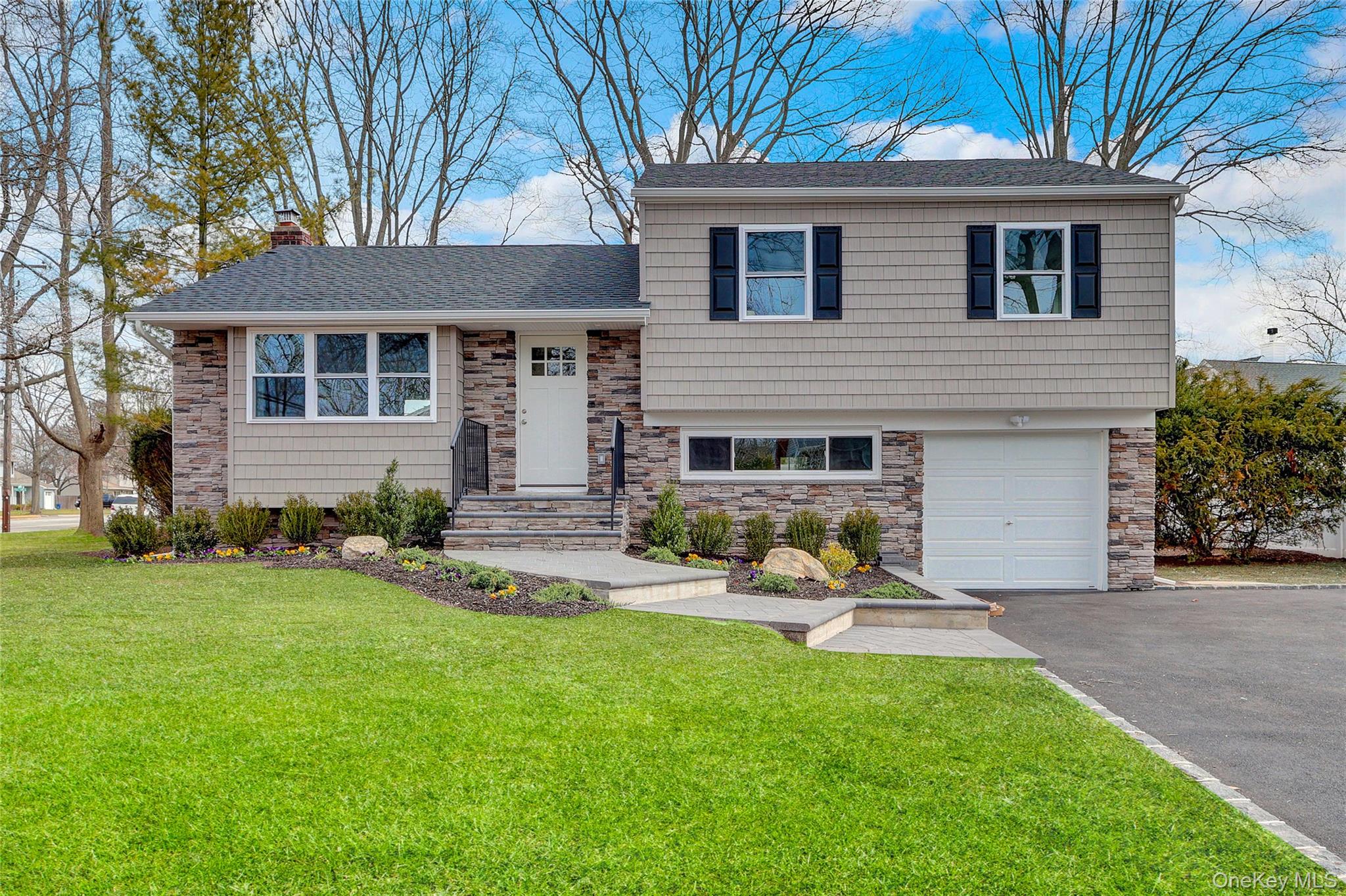 #2 photo, 10 Poet Lane, সাফোক কাউন্টি Greenlawn , NY 11740