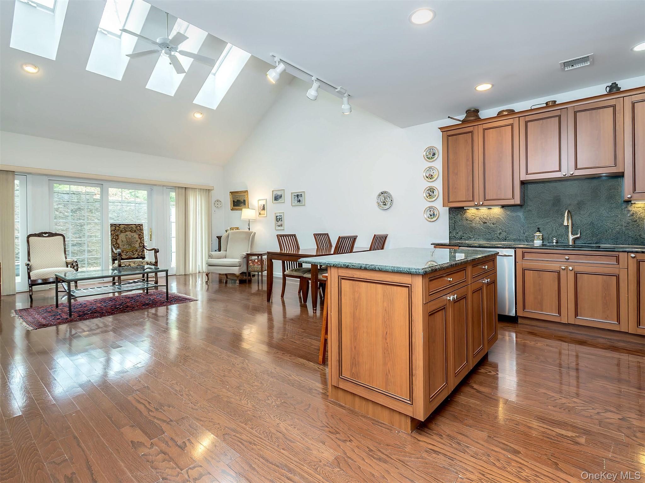 #10 photo, 174 Pond View Drive, Port Washington , NY 11050