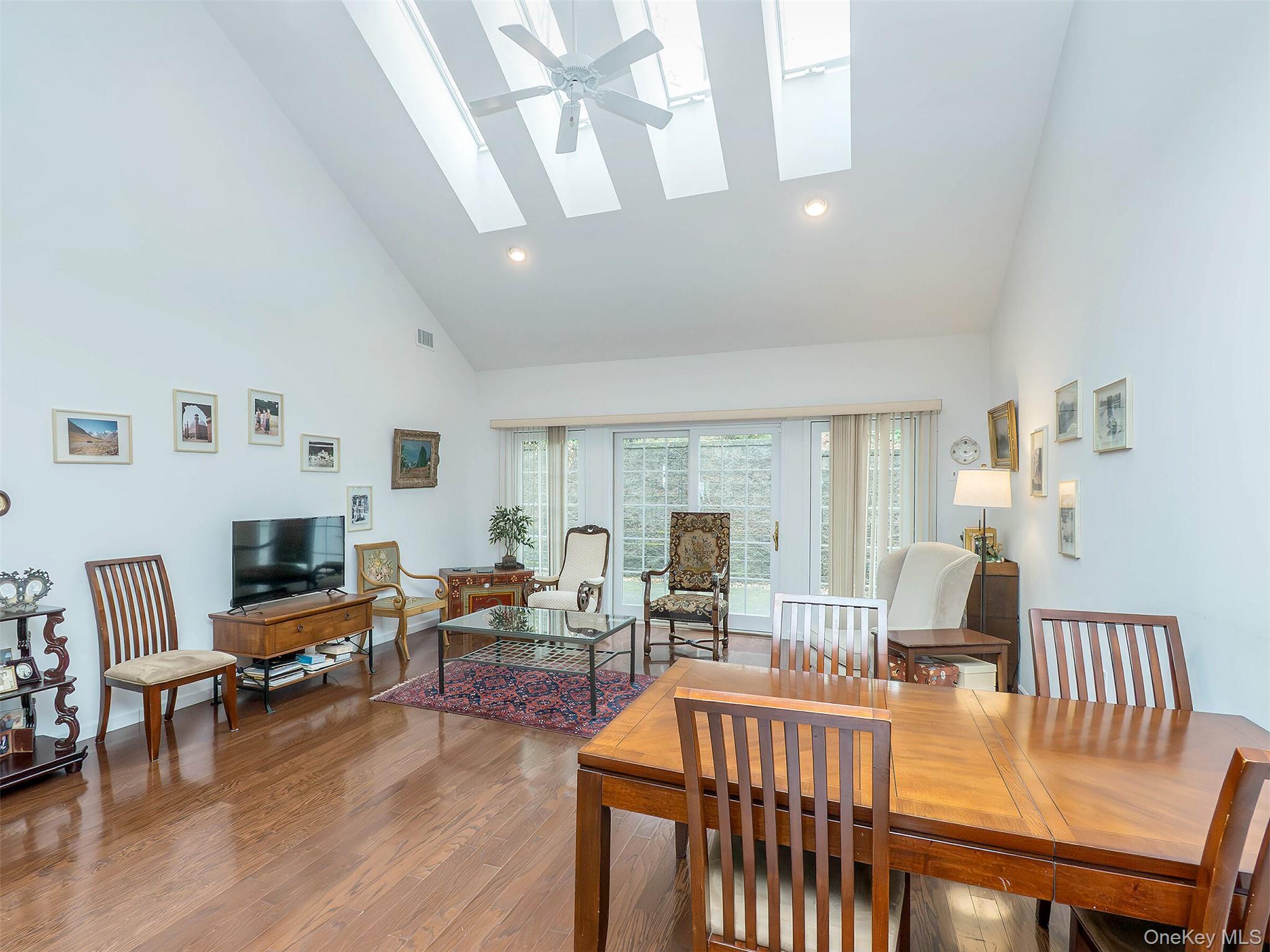 #12 photo, 174 Pond View Drive, Port Washington , NY 11050