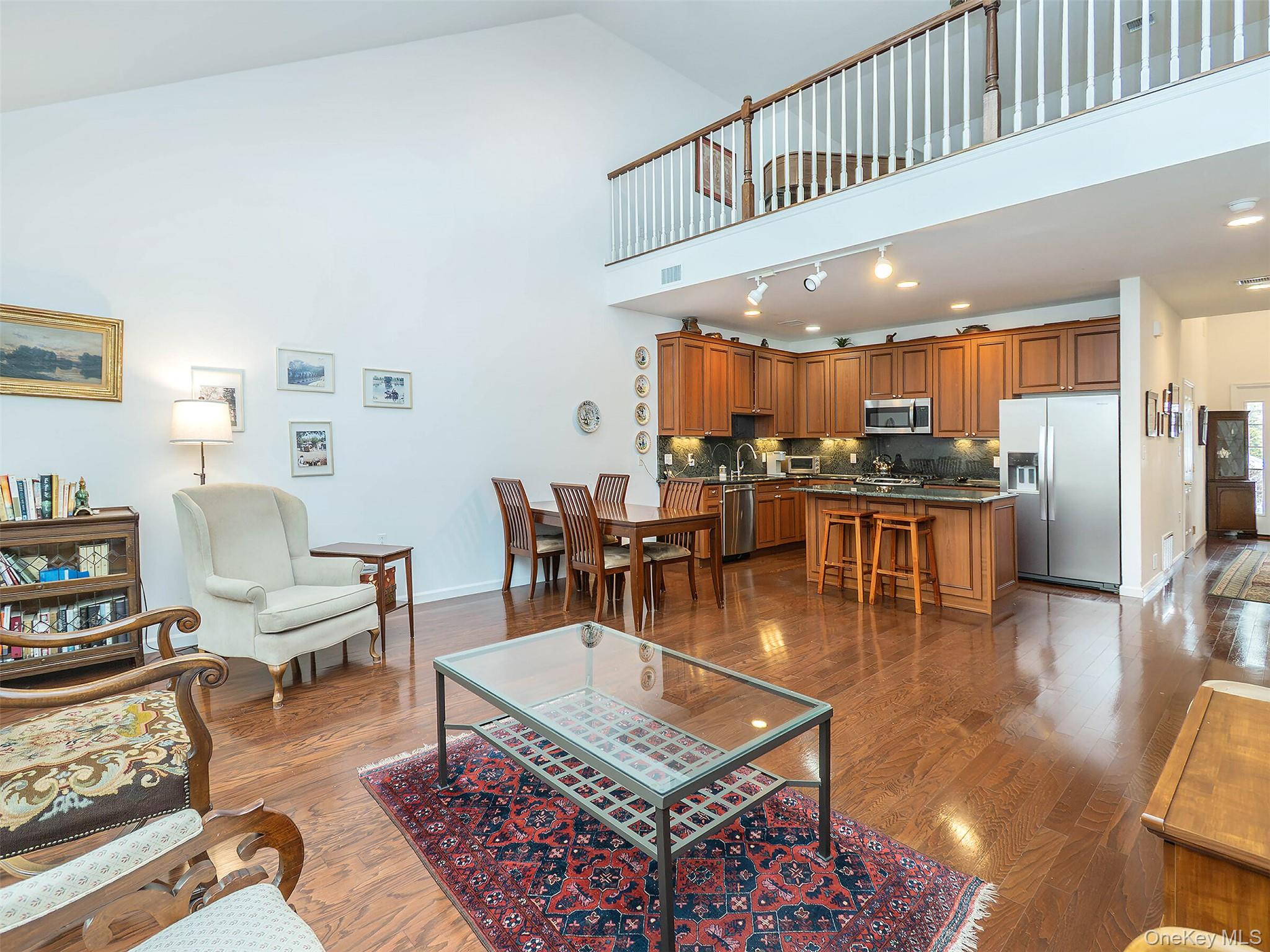 #13 photo, 174 Pond View Drive, Port Washington , NY 11050