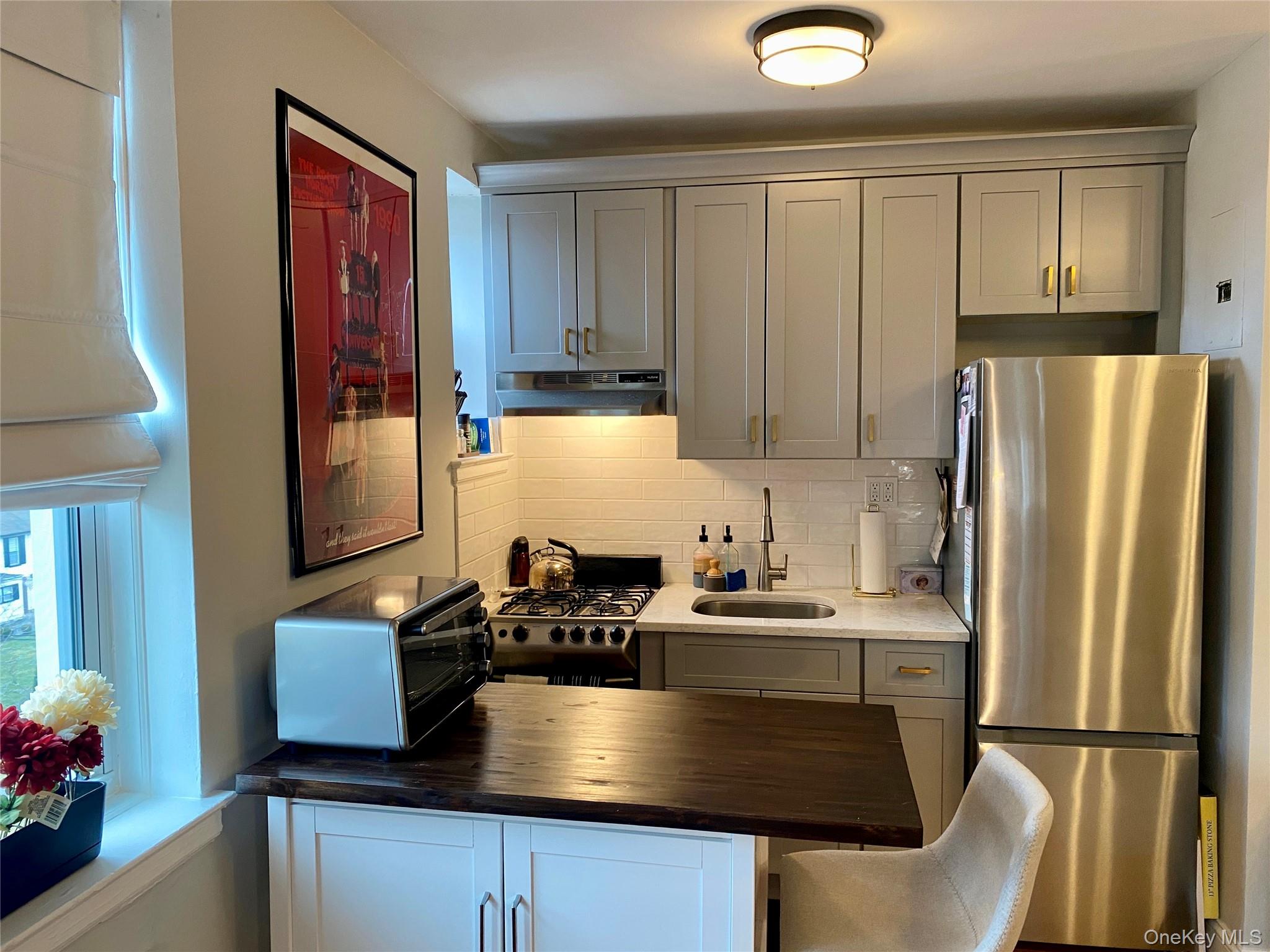 #3 photo, 22 Mulford Place, Hempstead , NY 11550