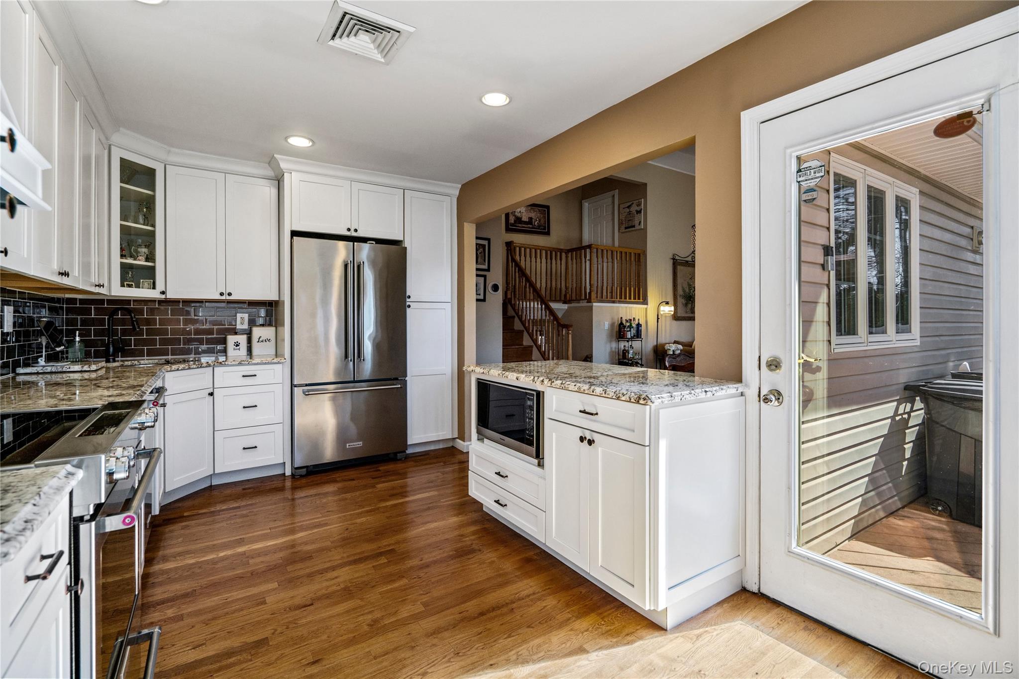 #10 photo, 5 Martin Lane, নাসাউ কাউন্টি Old Bethpage , NY 11804