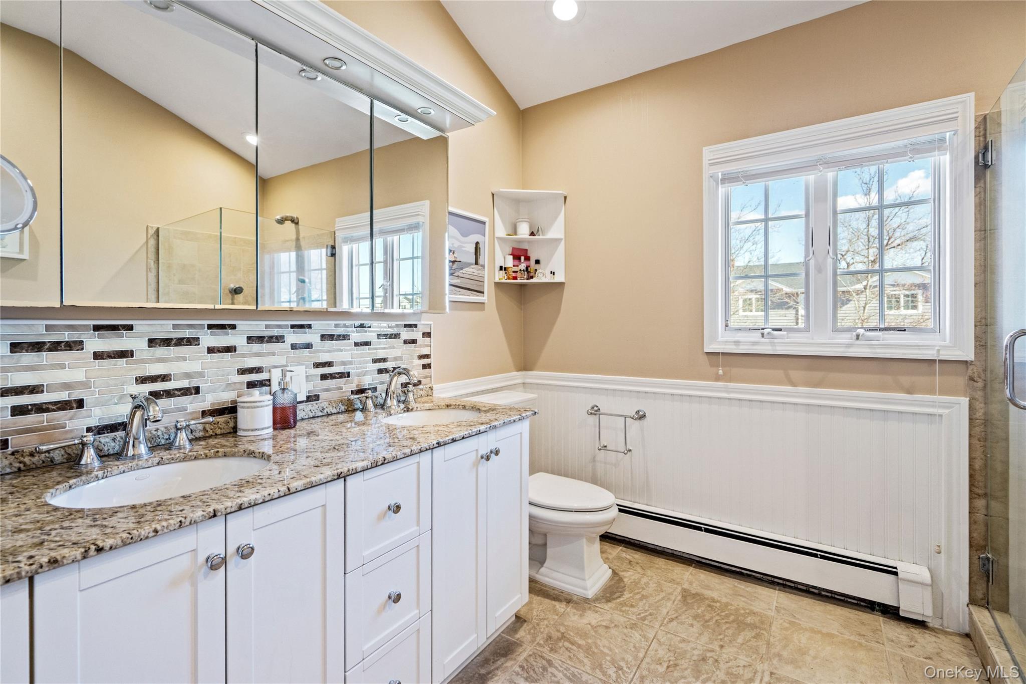 #17 photo, 5 Martin Lane, নাসাউ কাউন্টি Old Bethpage , NY 11804