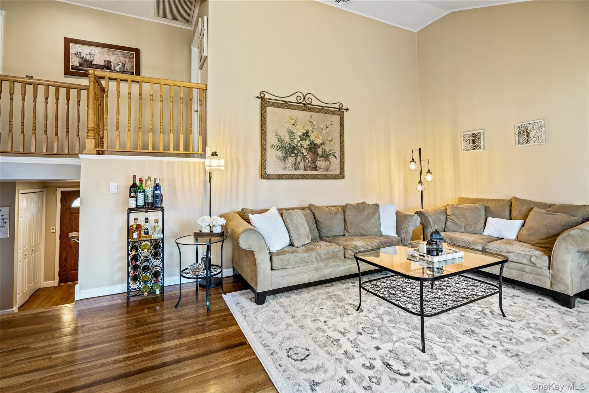 #4 photo, 5 Martin Lane, নাসাউ কাউন্টি Old Bethpage , NY 11804