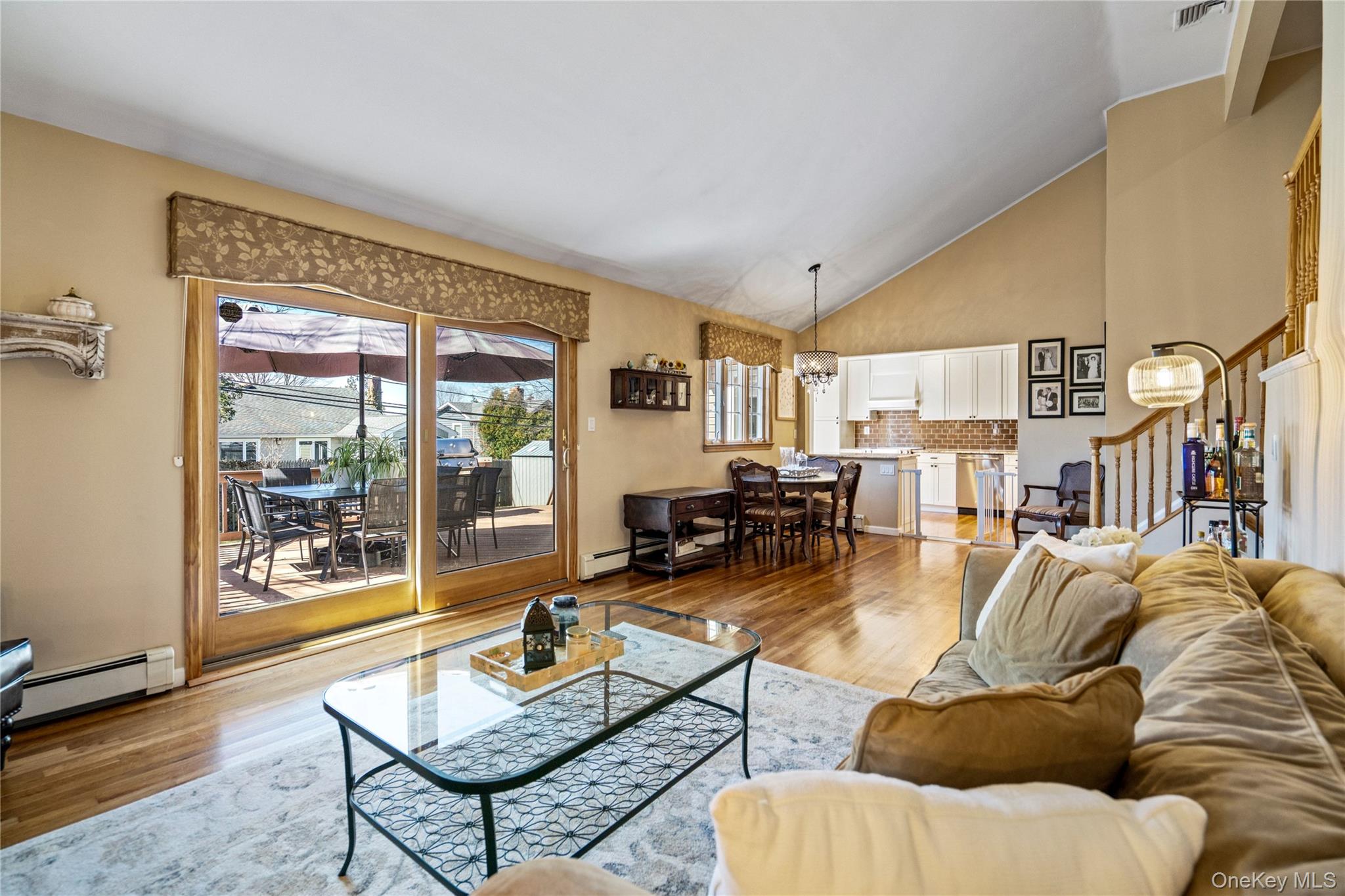 #6 photo, 5 Martin Lane, নাসাউ কাউন্টি Old Bethpage , NY 11804