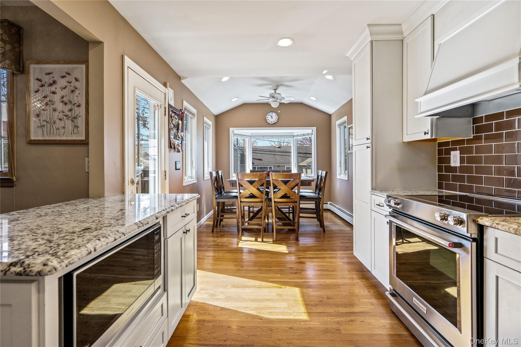 #8 photo, 5 Martin Lane, নাসাউ কাউন্টি Old Bethpage , NY 11804