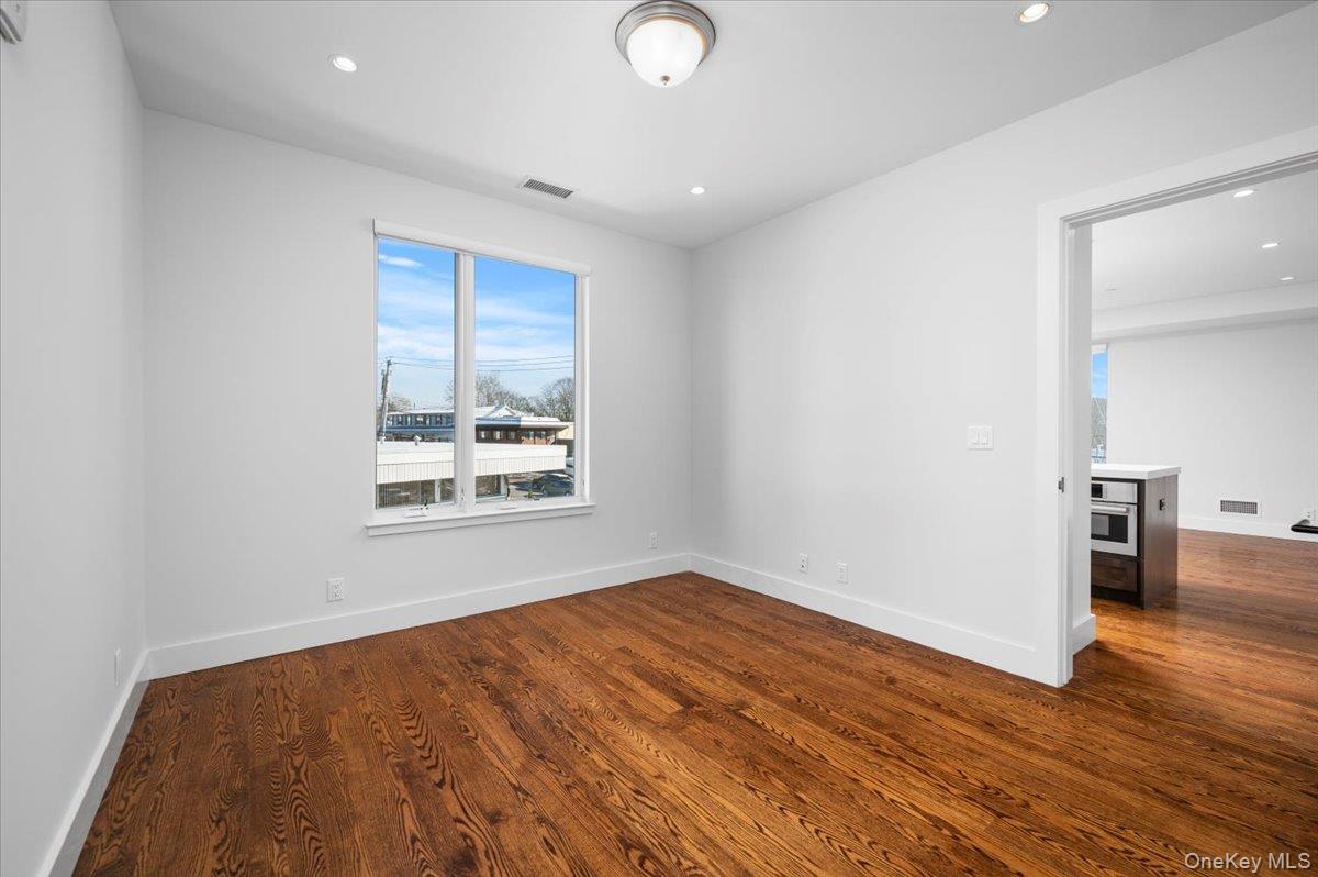 #11 photo, 422 E Boston Post Road, Mamaroneck , NY 10543