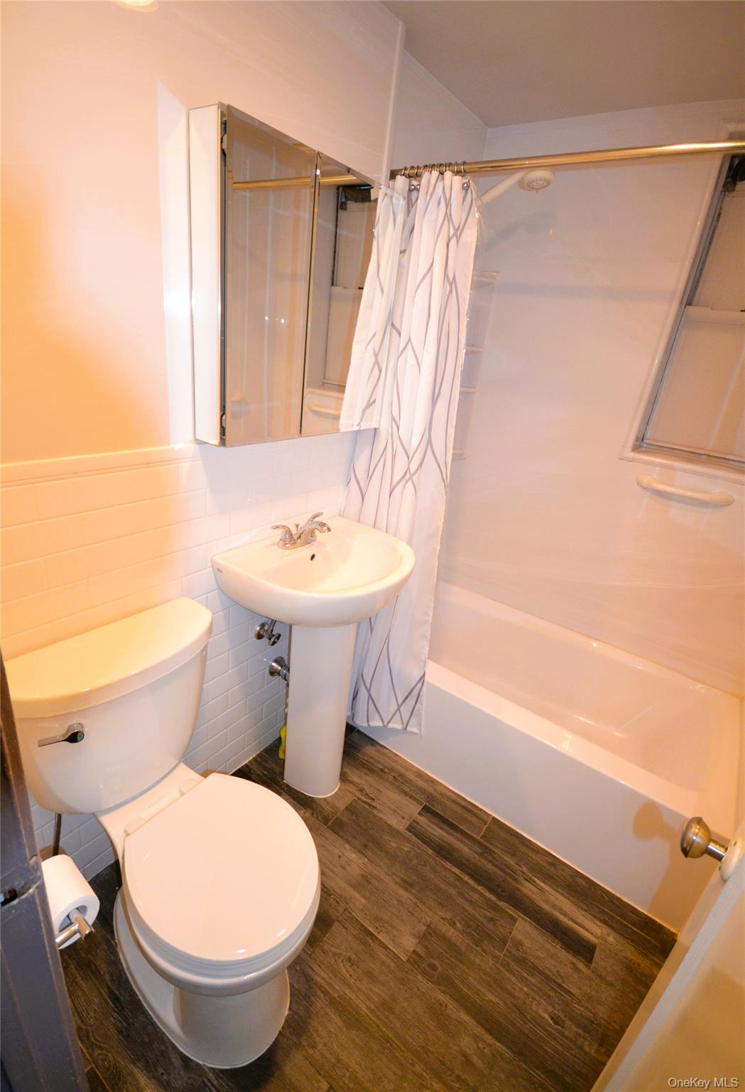 #16 photo, 247 Parkview Avenue, Bronxville , NY 10708