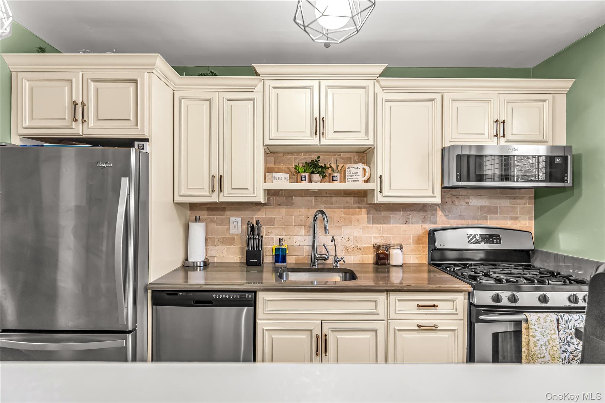 #11 photo, 3 Remsen Road, Yonkers , NY 10710