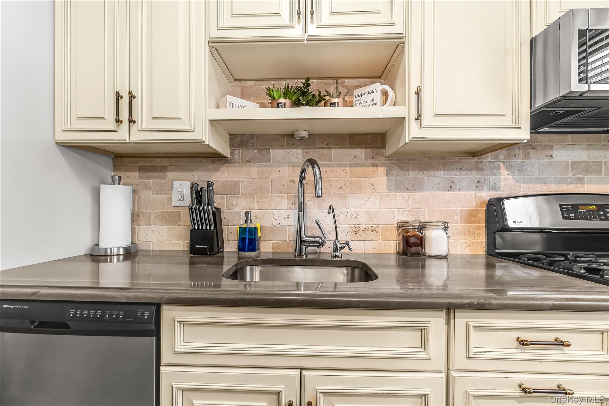 #13 photo, 3 Remsen Road, Yonkers , NY 10710