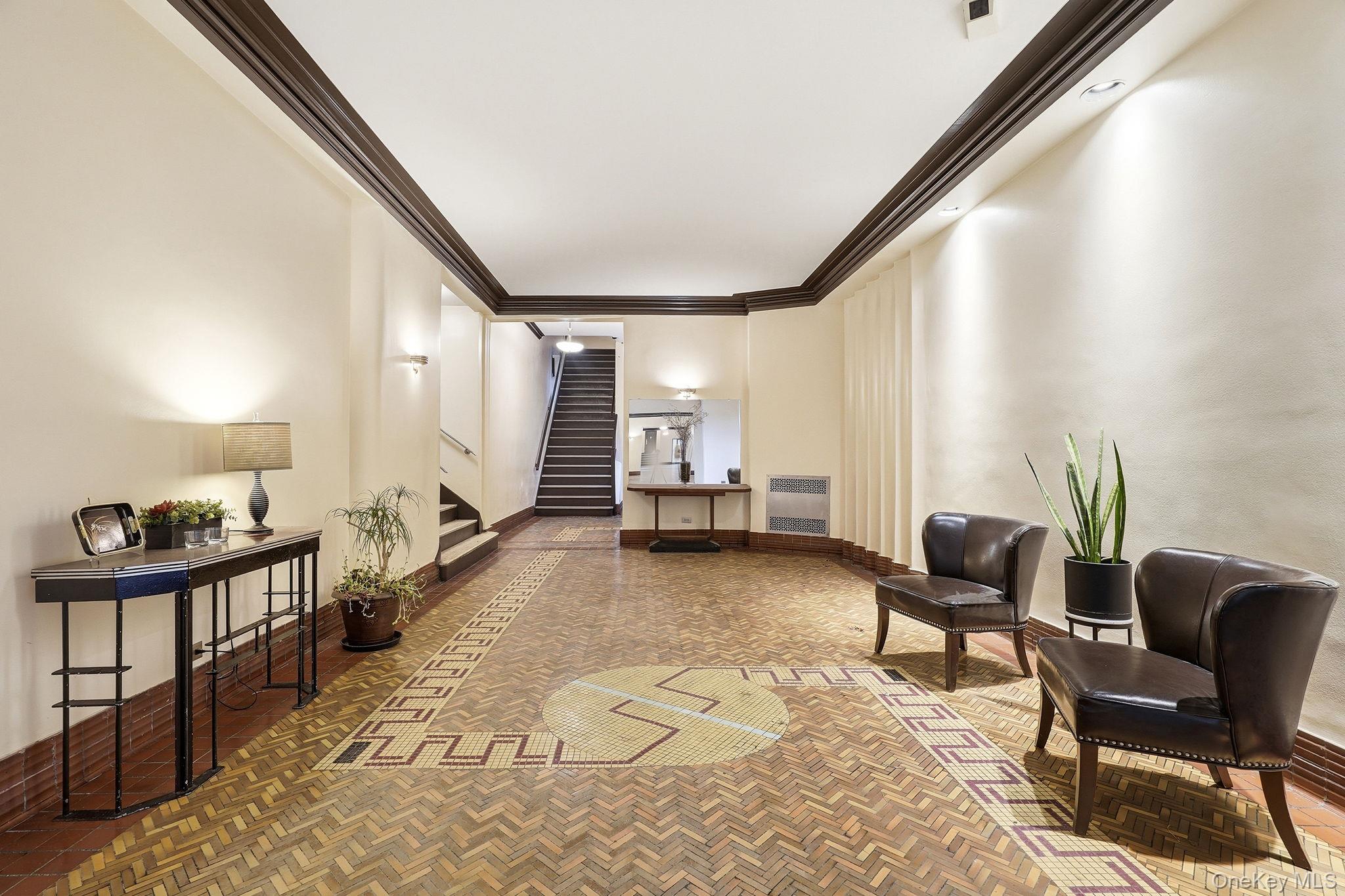 #18 photo, 601 Pelham Parkway, Bronx , NY 10467