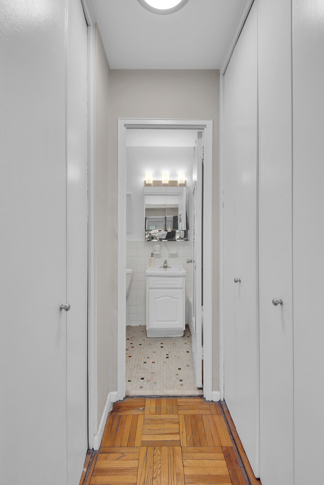 #4 photo, 150 E 37TH Street, Murray Hill , NY 10016