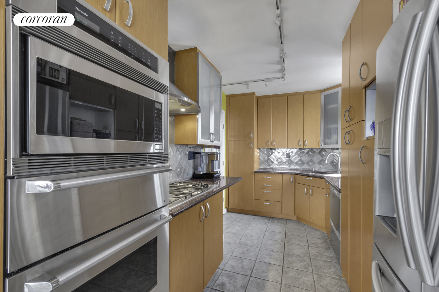 #7 photo, 200 E 89TH Street, Yorkville , NY 10128