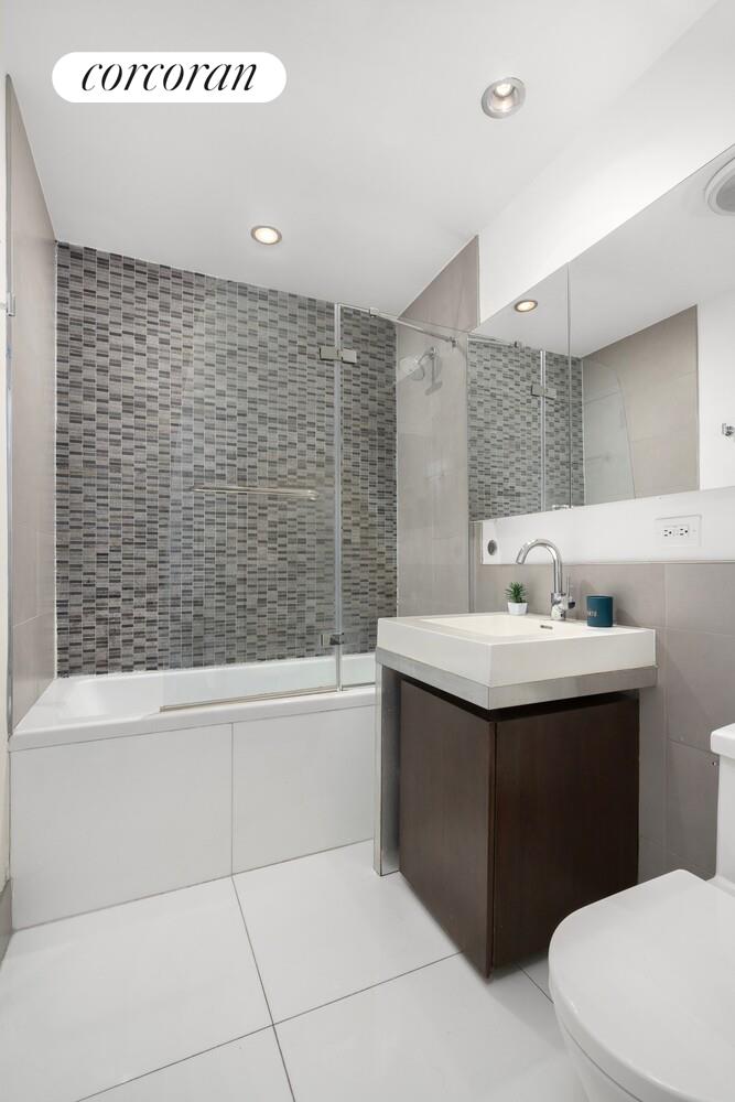 #13 photo, 214 N 11TH Street, Williamsburg , NY 11211