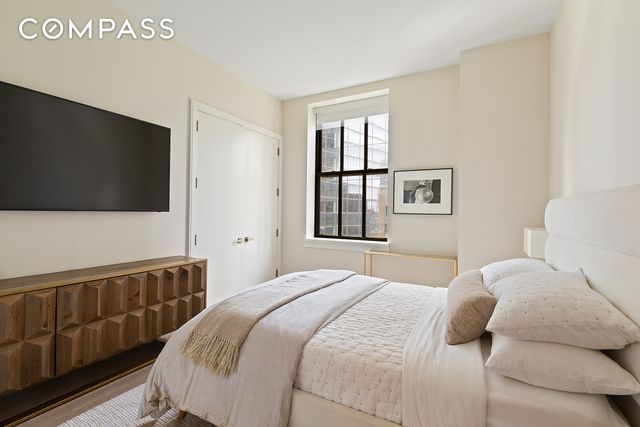 #9 photo, 100 Barclay Street, Tribeca , NY 10007