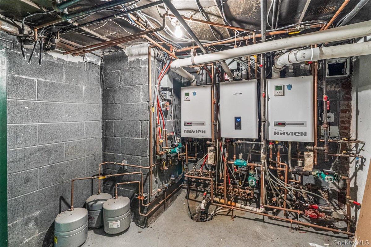 #18 photo, 7351 70th Street, Glendale , NY 11385