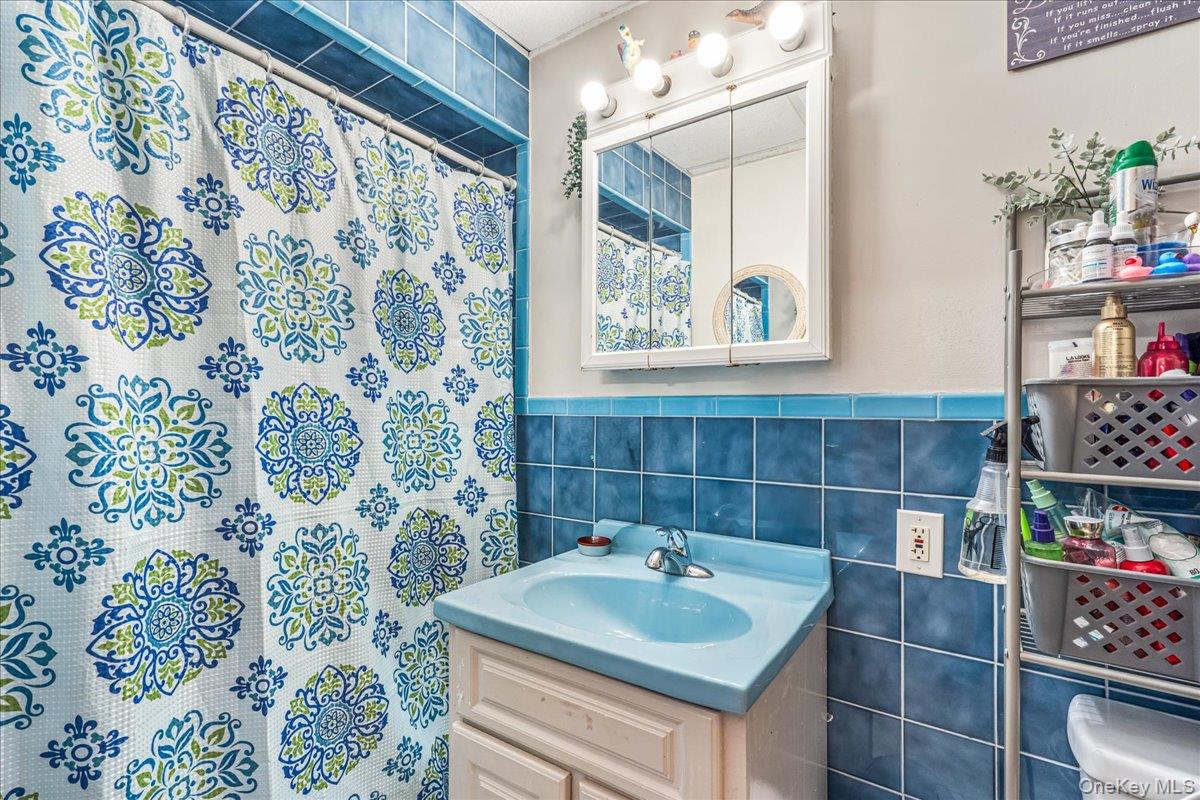 #2 photo, 7351 70th Street, Glendale , NY 11385