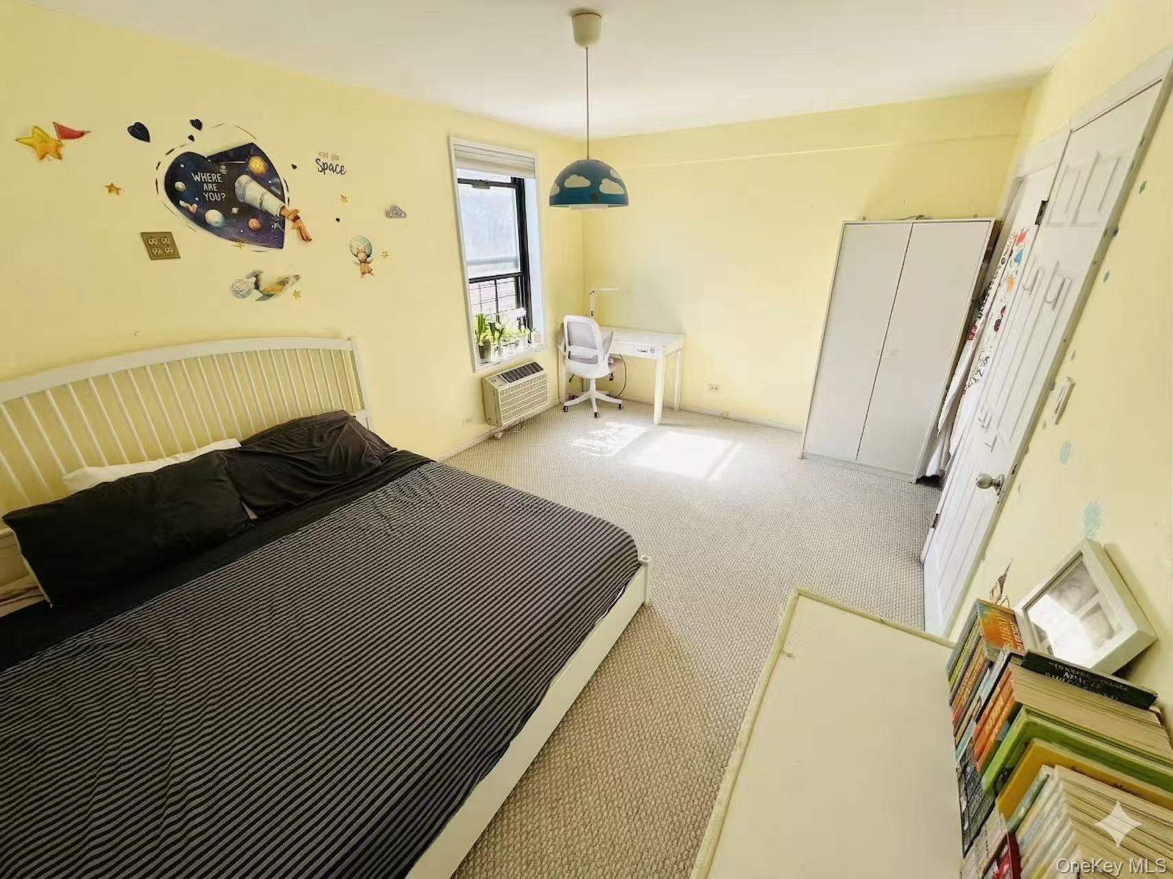 #4 photo, 224-24 Union Turnpike, Oakland Gardens , NY 11427