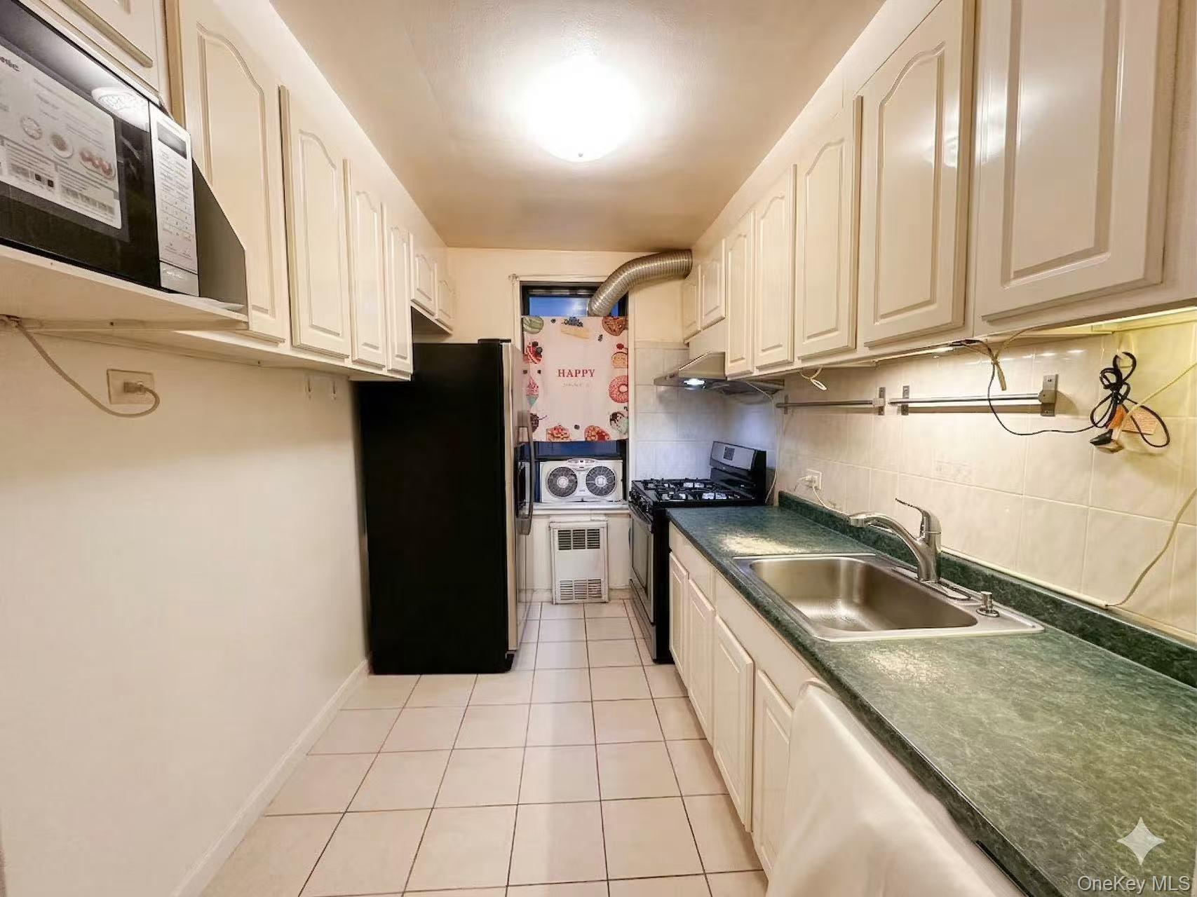 #7 photo, 224-24 Union Turnpike, Oakland Gardens , NY 11427