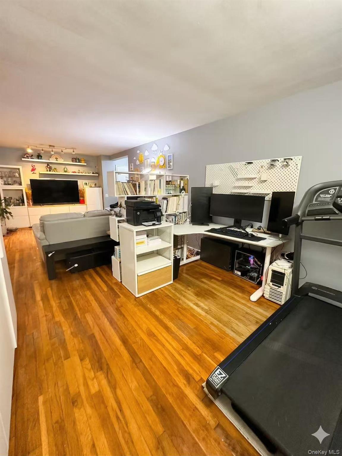 #8 photo, 224-24 Union Turnpike, Oakland Gardens , NY 11427