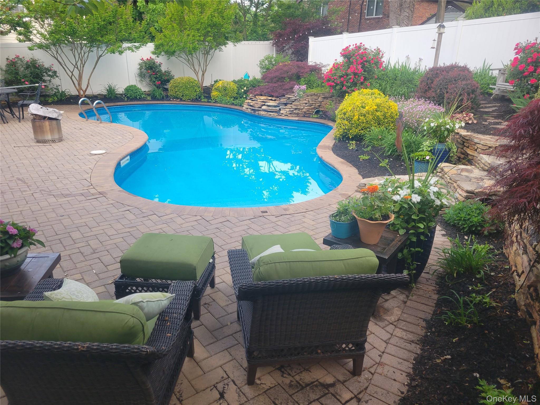 #19 photo, 105 Myrtle Avenue, Port Jefferson , NY 11777