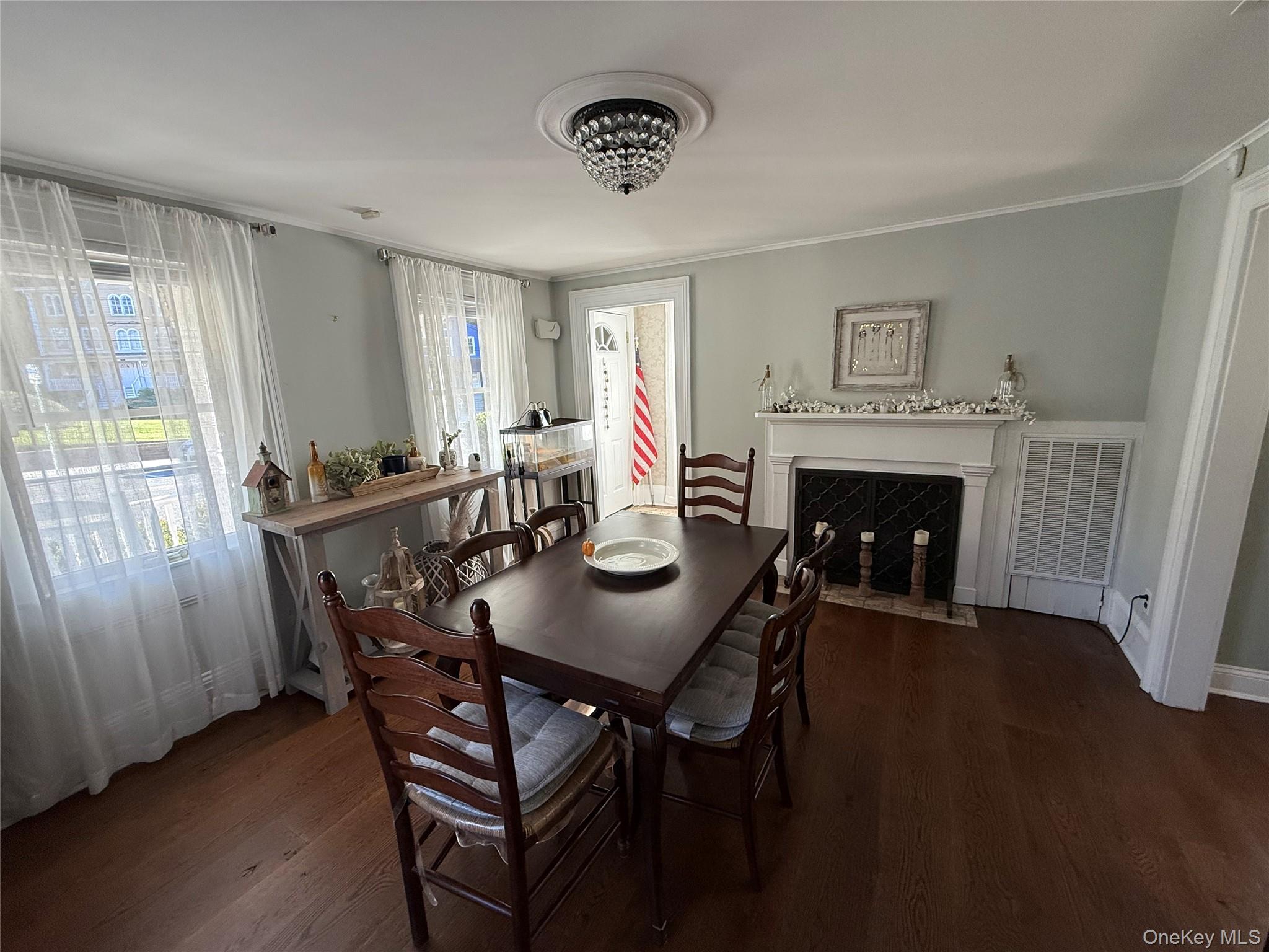 #6 photo, 105 Myrtle Avenue, Port Jefferson , NY 11777