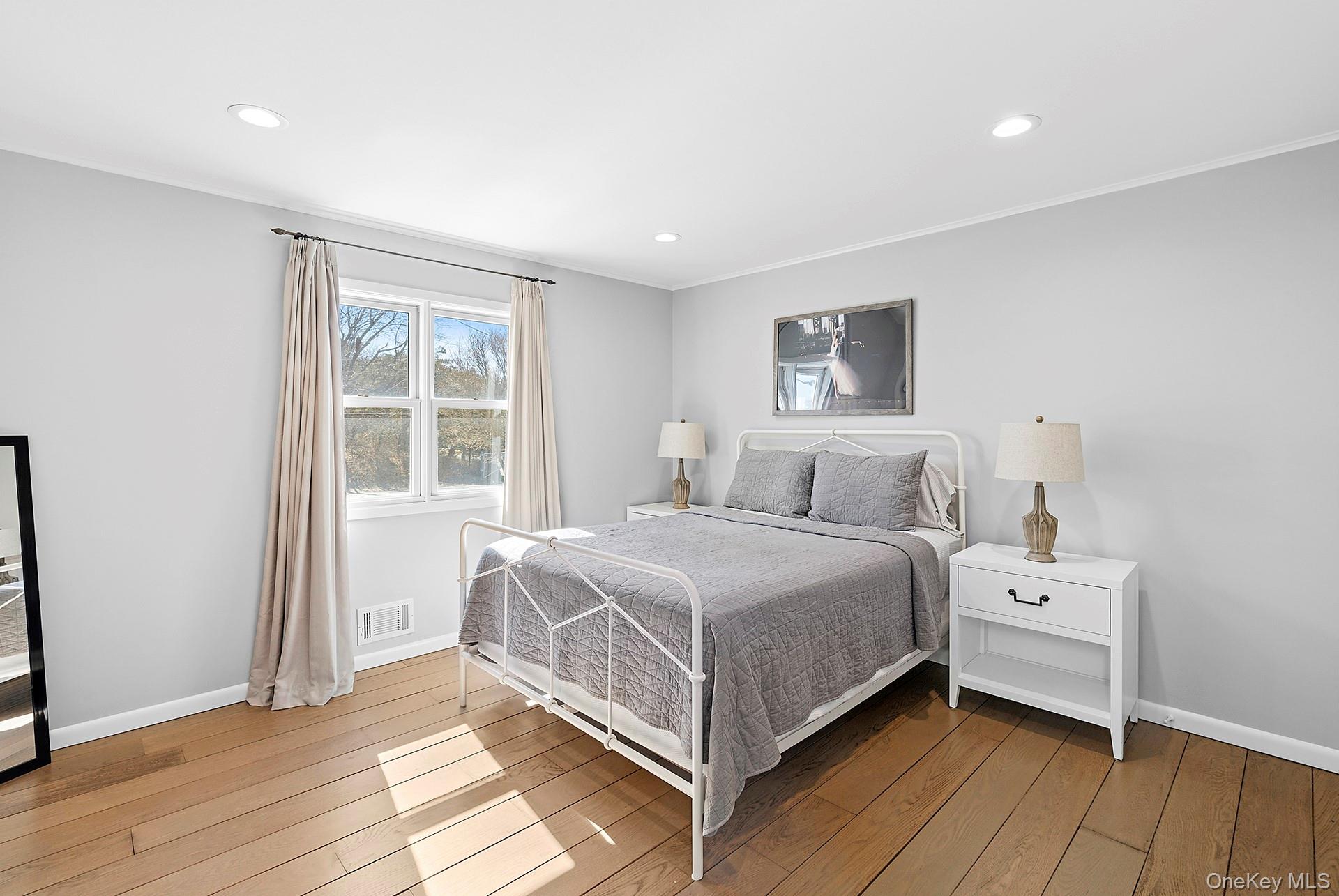 #10 photo, 22 Peconic Crescent, সাফোক কাউন্টি Hampton Bays , NY 11946