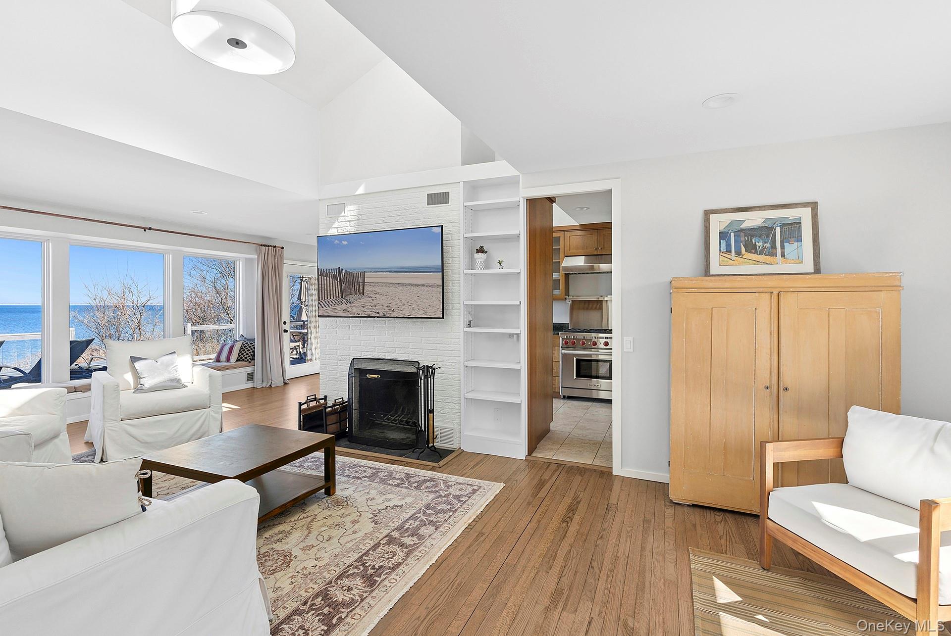 #14 photo, 22 Peconic Crescent, সাফোক কাউন্টি Hampton Bays , NY 11946