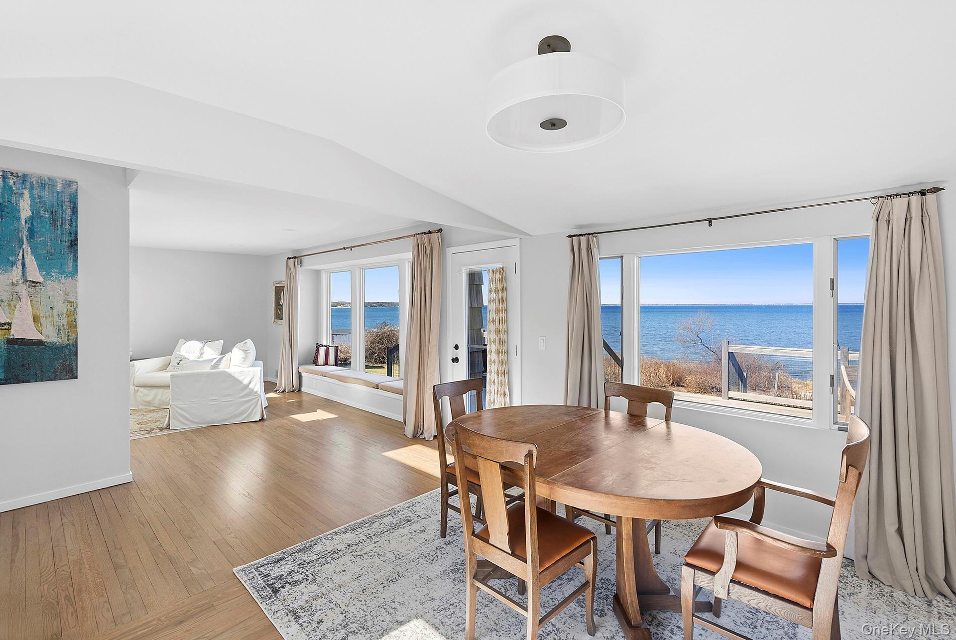 #4 photo, 22 Peconic Crescent, সাফোক কাউন্টি Hampton Bays , NY 11946