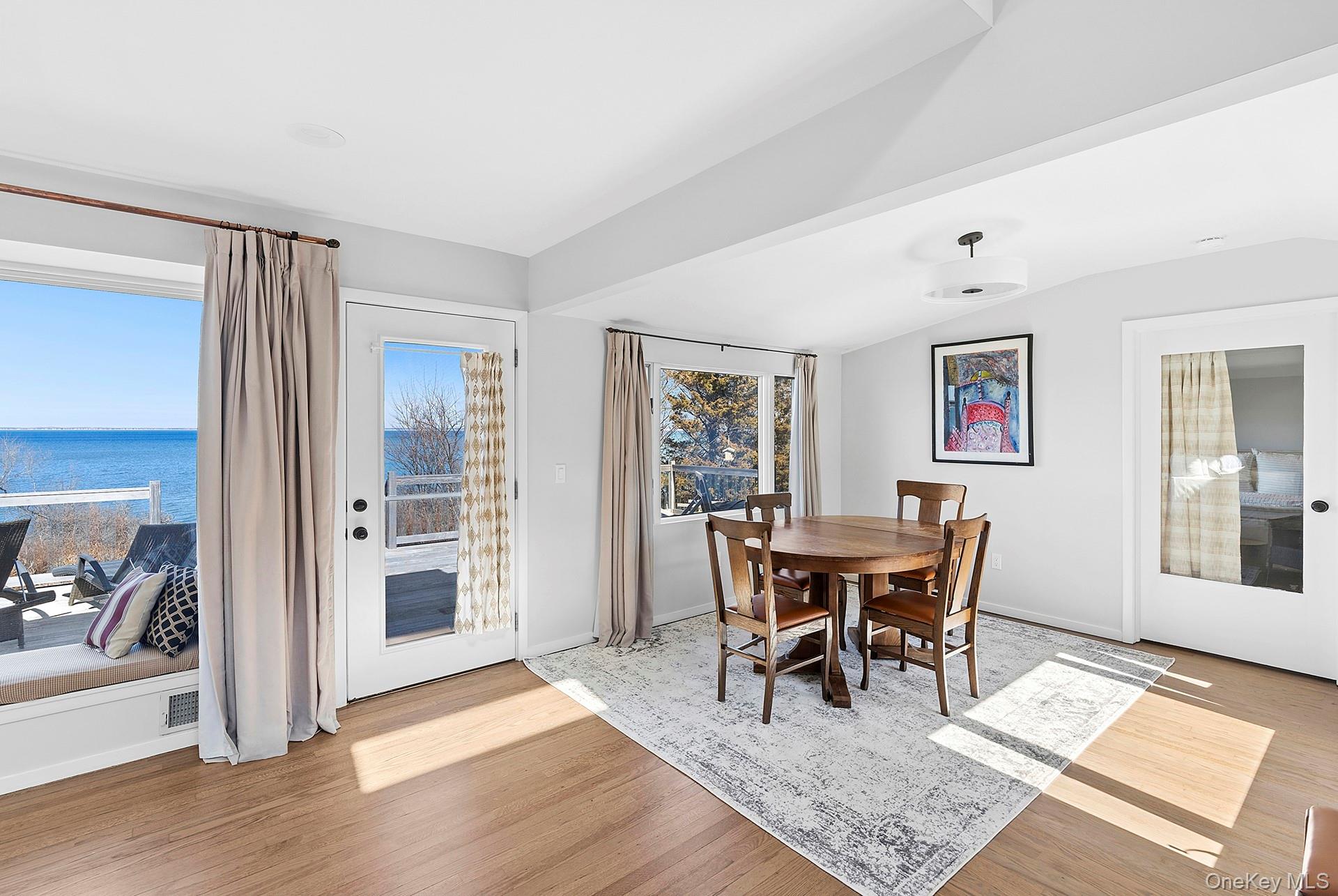 #5 photo, 22 Peconic Crescent, সাফোক কাউন্টি Hampton Bays , NY 11946