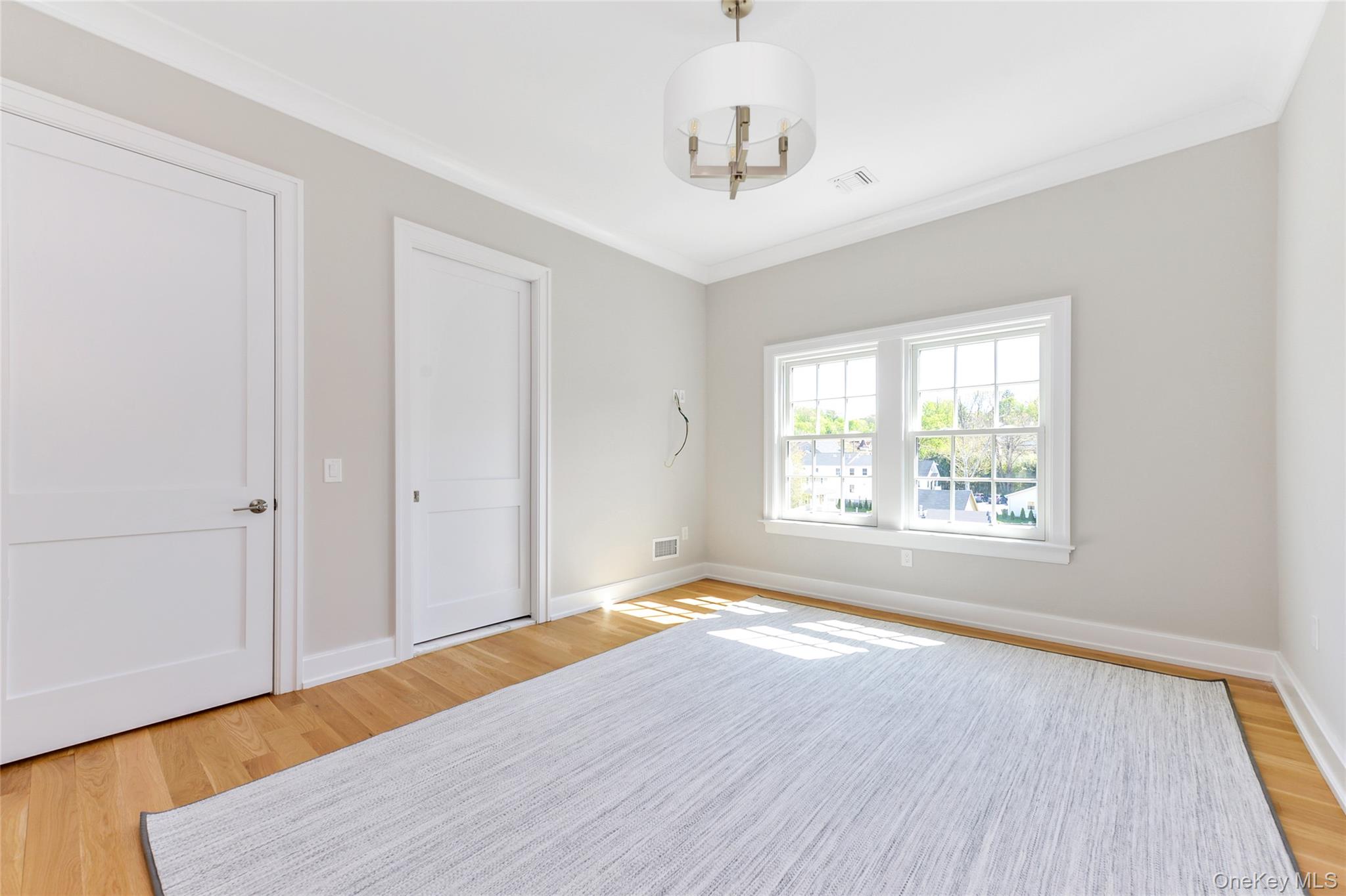 #13 photo, 601 Grist Mill Circle, Roslyn , NY 11576