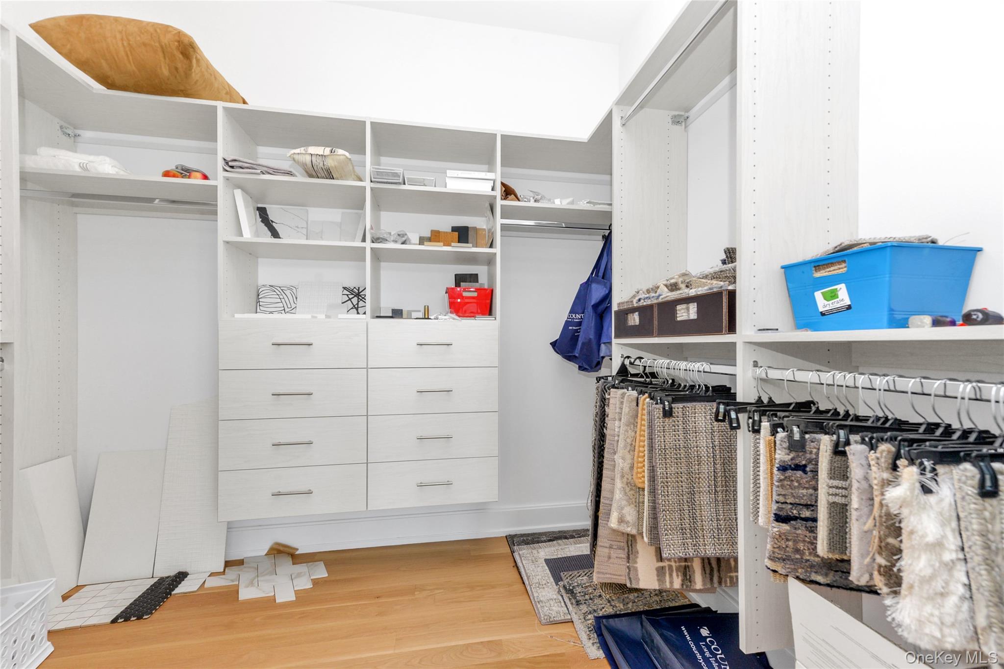 #16 photo, 601 Grist Mill Circle, Roslyn , NY 11576