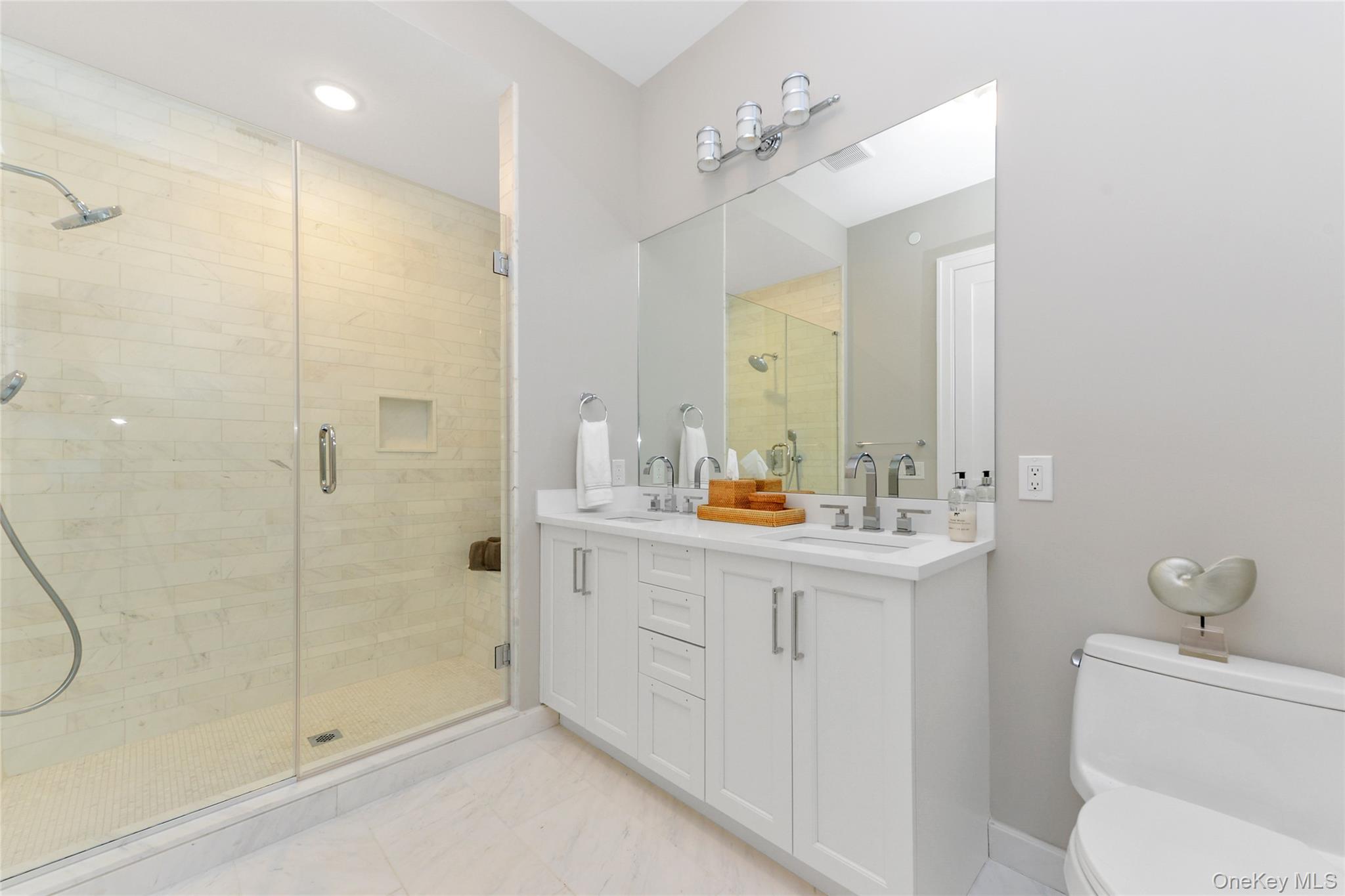 #17 photo, 601 Grist Mill Circle, Roslyn , NY 11576