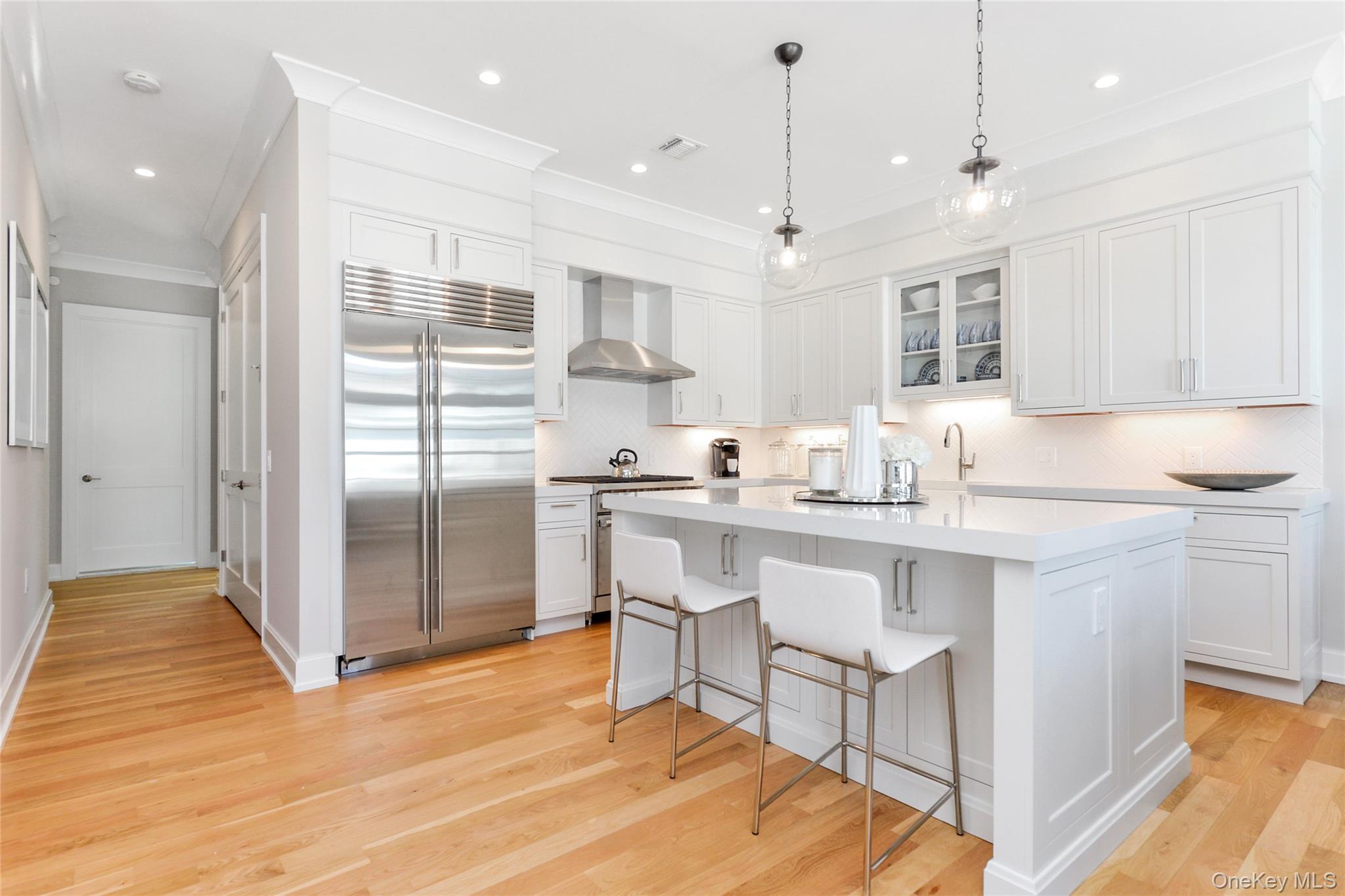 #8 photo, 601 Grist Mill Circle, Roslyn , NY 11576