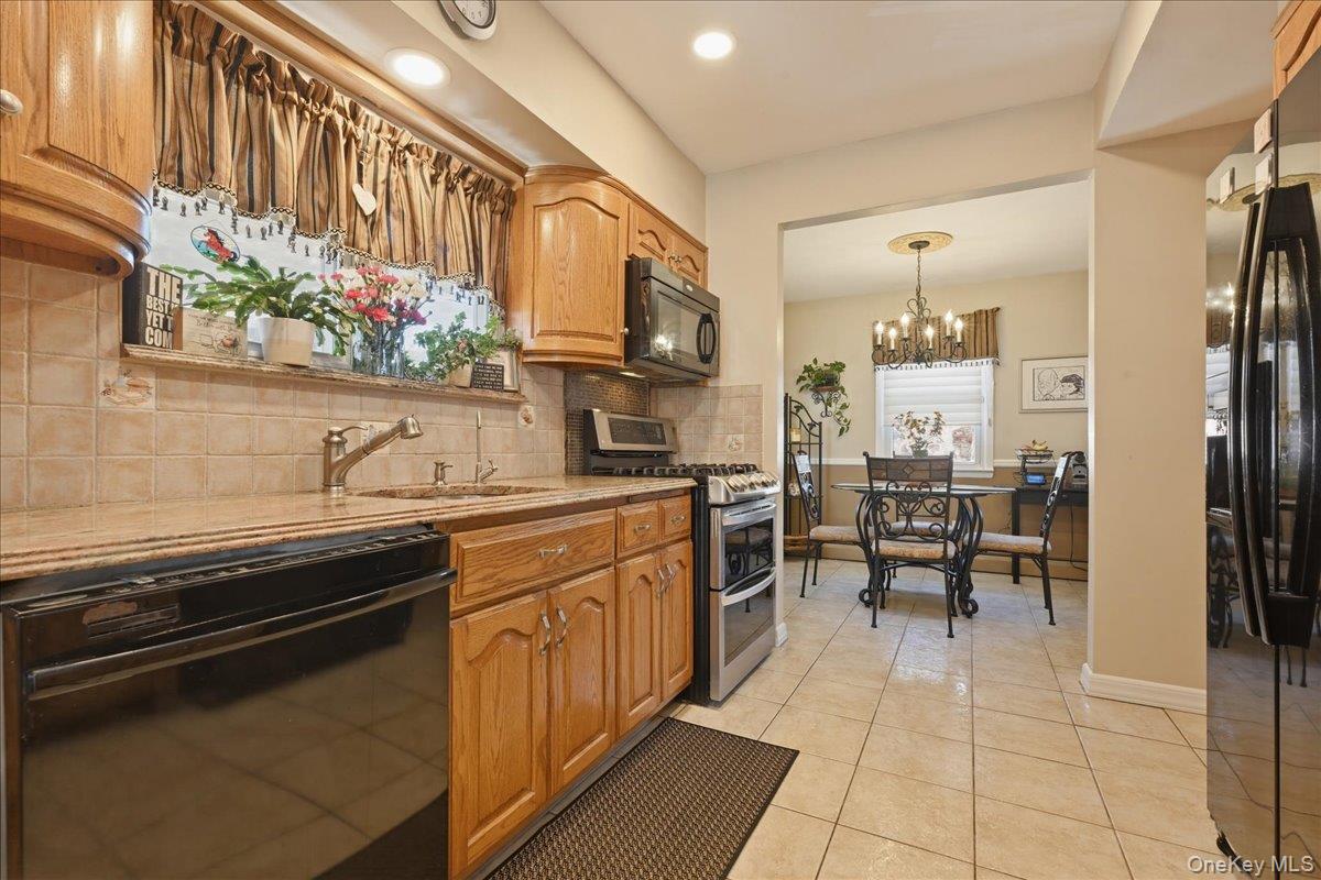 #15 photo, 38 Pine Avenue, নাসাউ কাউন্টি Floral Park , NY 11001