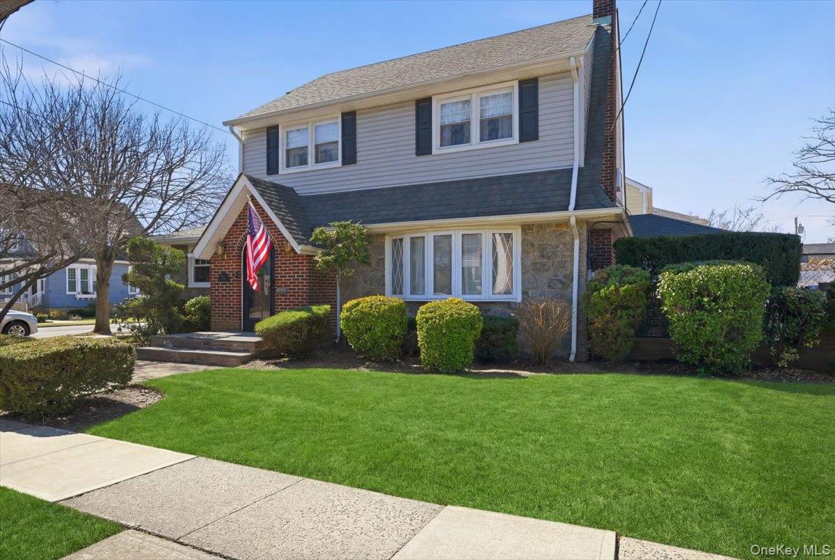 #3 photo, 38 Pine Avenue, নাসাউ কাউন্টি Floral Park , NY 11001