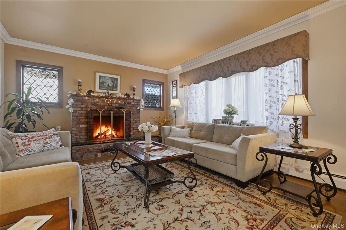 #5 photo, 38 Pine Avenue, নাসাউ কাউন্টি Floral Park , NY 11001