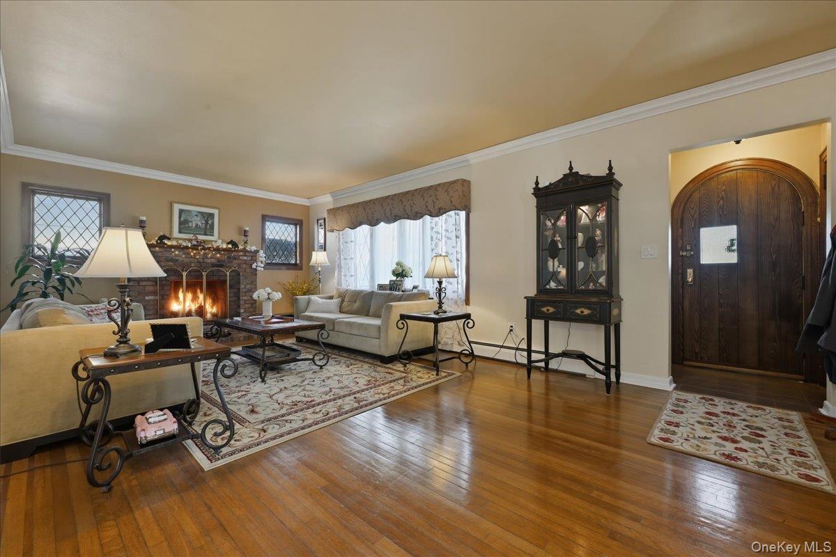 #6 photo, 38 Pine Avenue, নাসাউ কাউন্টি Floral Park , NY 11001